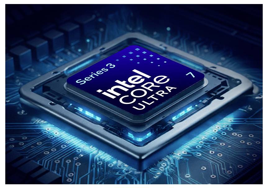 Nahaufnahme eines Intel Core Ultra Series 3 Prozessor-Chips auf einer blauen Leiterplatte, der mit blauem Licht leuchtet.