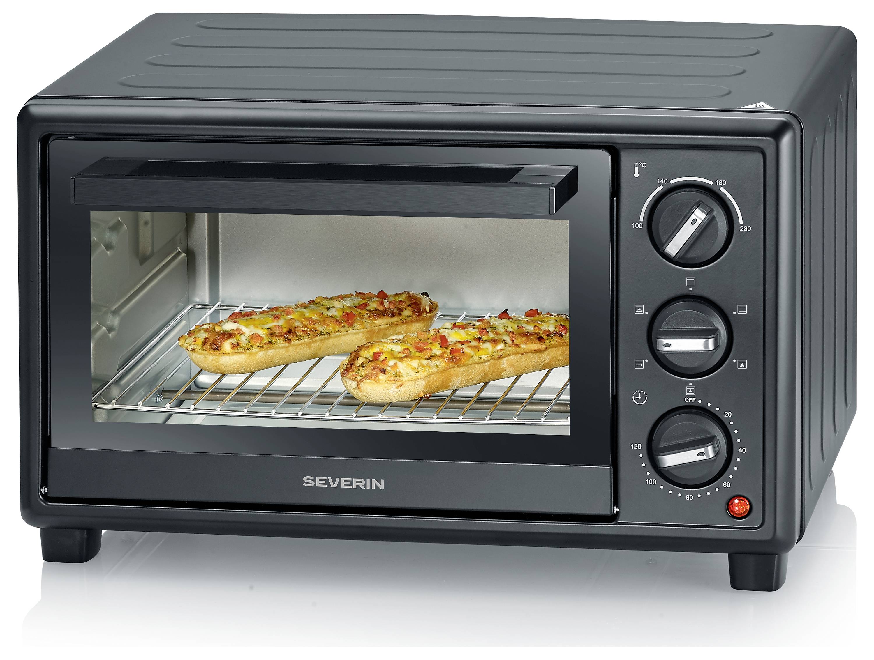 Schwarzer Arbeitsplattenbräter mit drei Drehreglern, zwei Baguette-Pizzas auf dem Rost backend