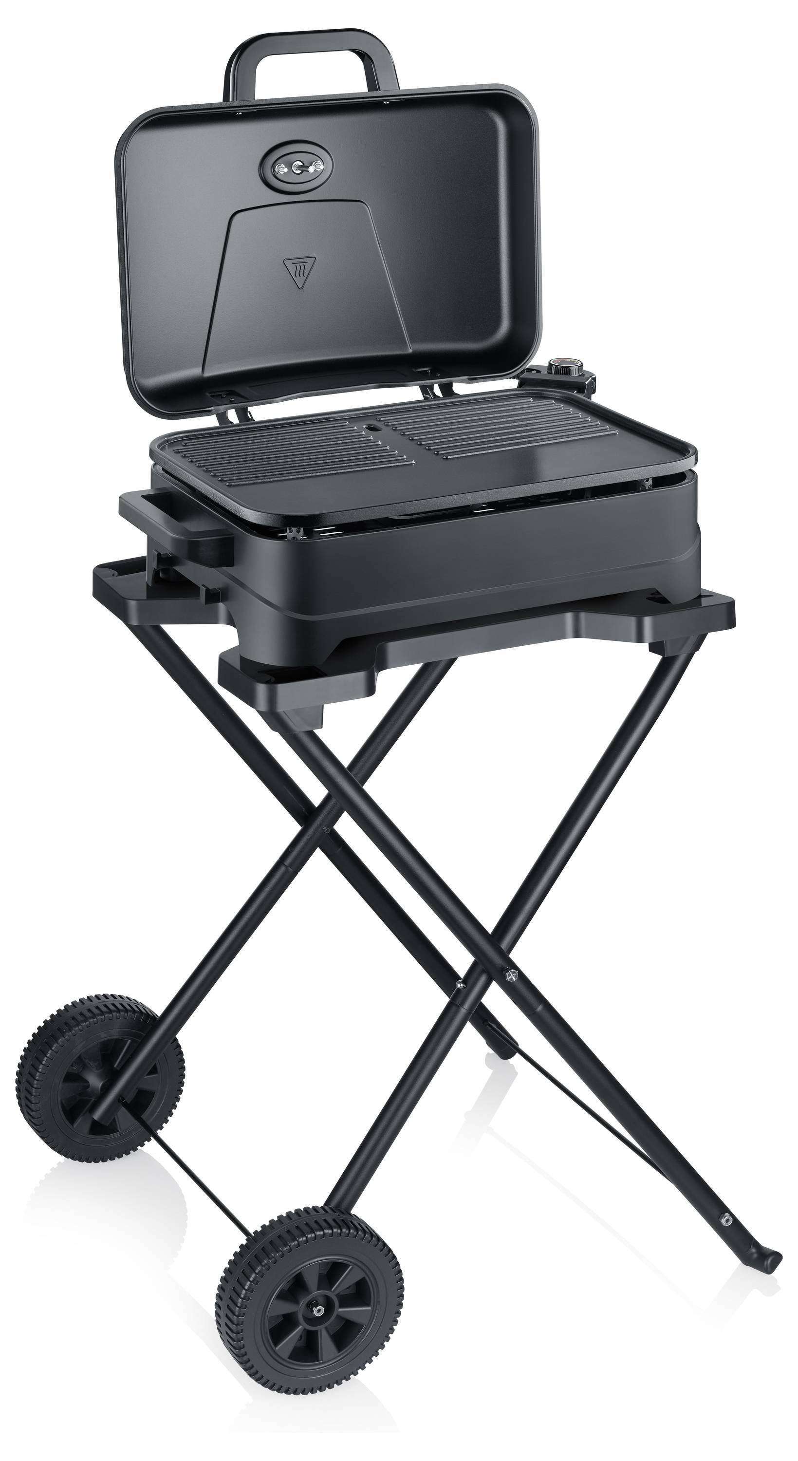 Tragbarer schwarzer Holzkohlengrill auf einem fahrbaren Ständer, offener Deckel und Grillrost sichtbar.