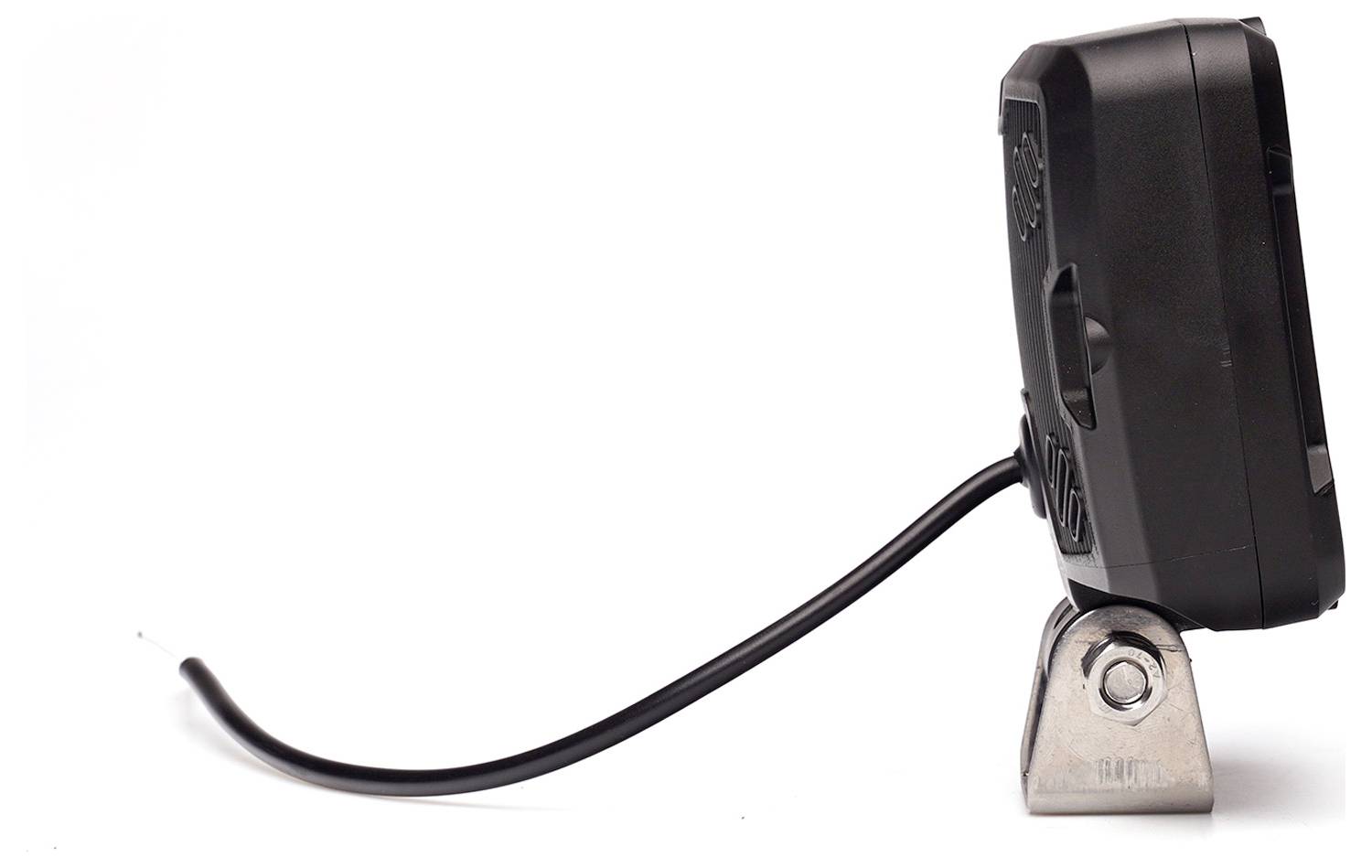 Schwarzes rechteckiges elektronisches Gerät auf einem Metallständer mit einem Kabel, das von der Seite auf weißem Hintergrund verläuft.