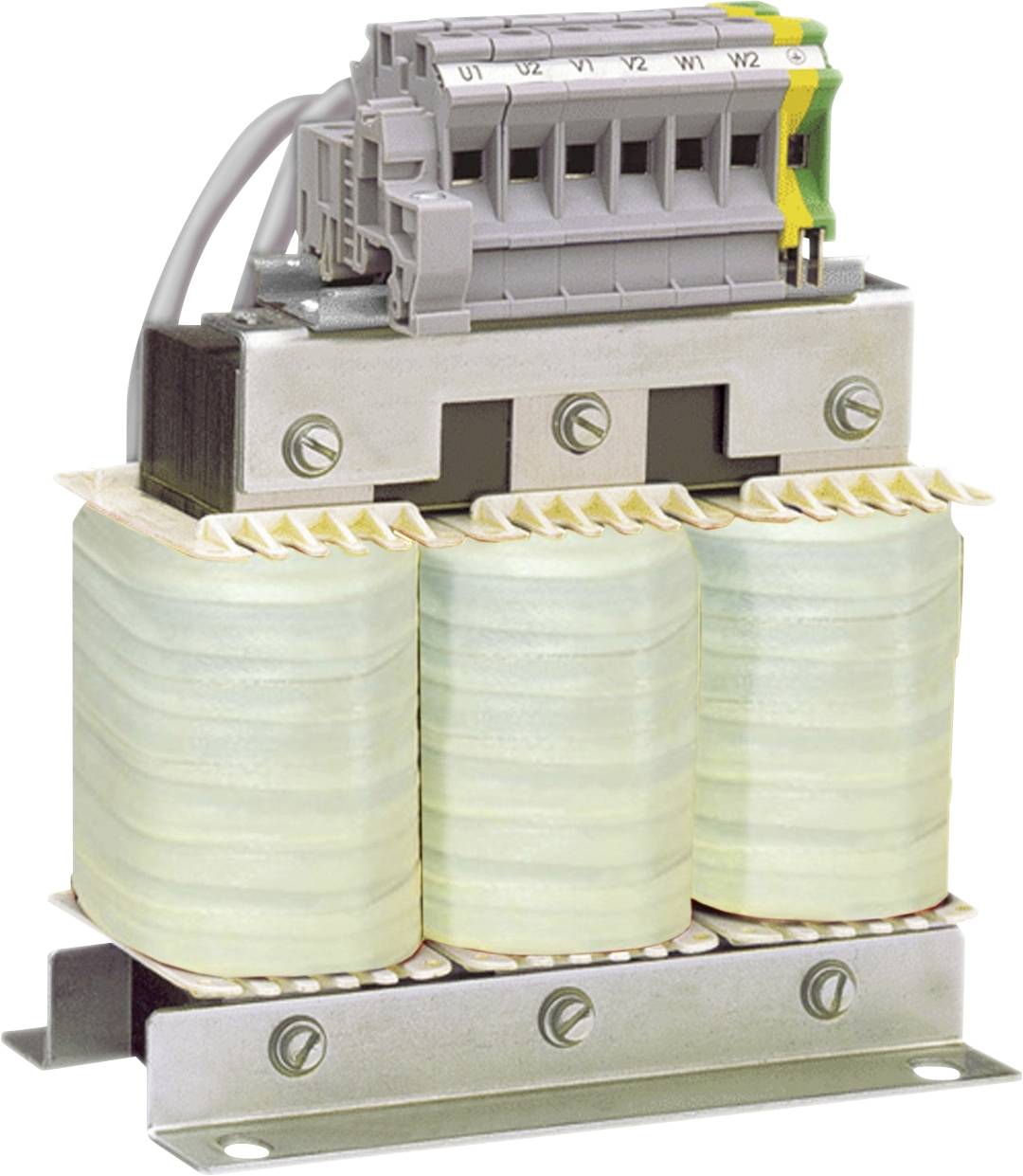 Industrieller Elektrotransformator mit drei großen Kupferspulenwicklungen und grauem Klemmblock oben, gezeigt vor weißem Hintergrund.