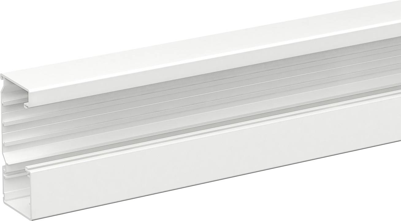 Langer weißer Metall-LED-Lichtkanal oder Gehäuse der Leuchte, perspektivisch auf weißem Hintergrund dargestellt.
