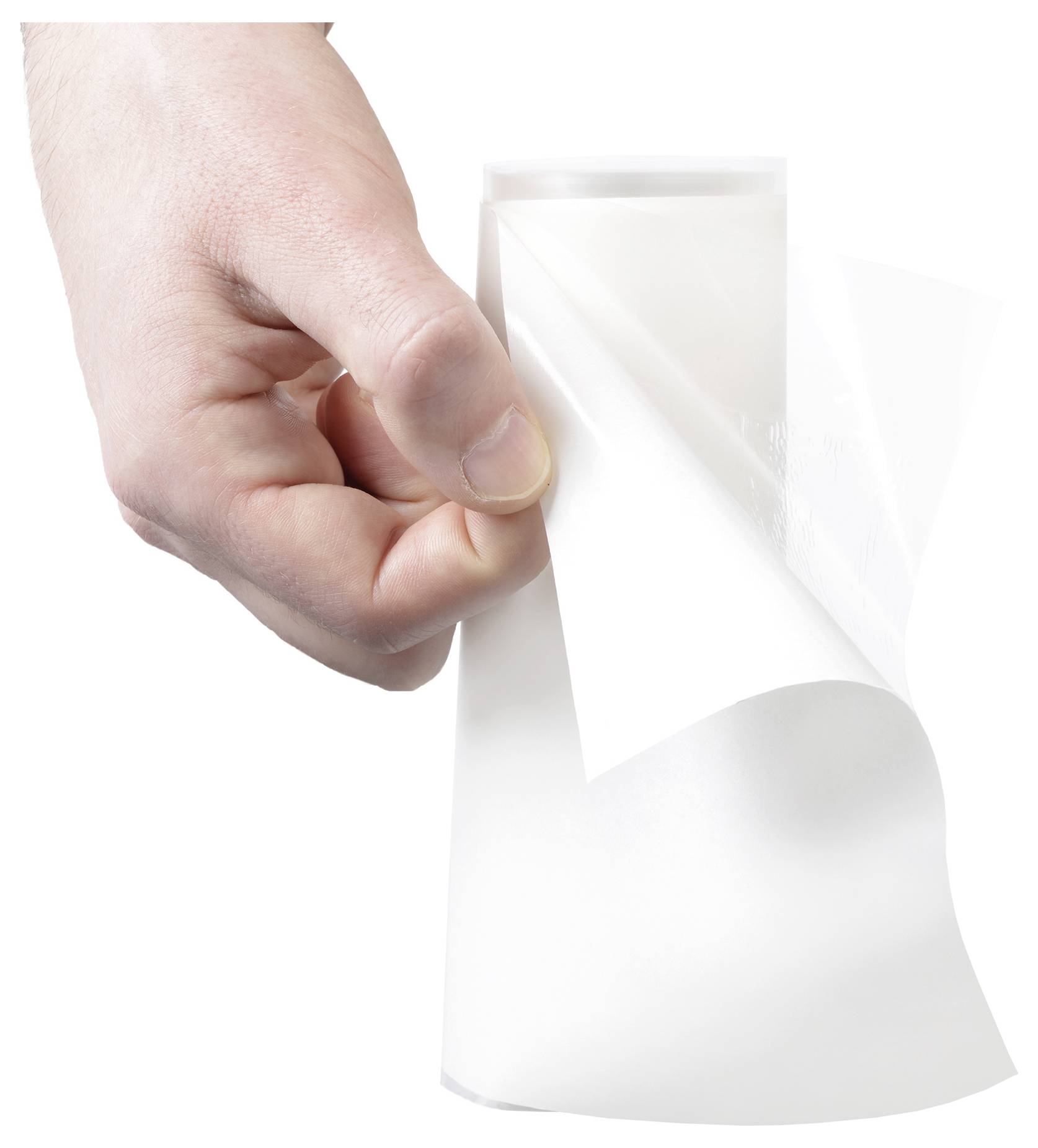 Eine Hand, die eine leere weiße Seite oder ein weißes Blatt auf weißem Hintergrund zurückzieht und eine gekräuselte Ecke enthüllt.