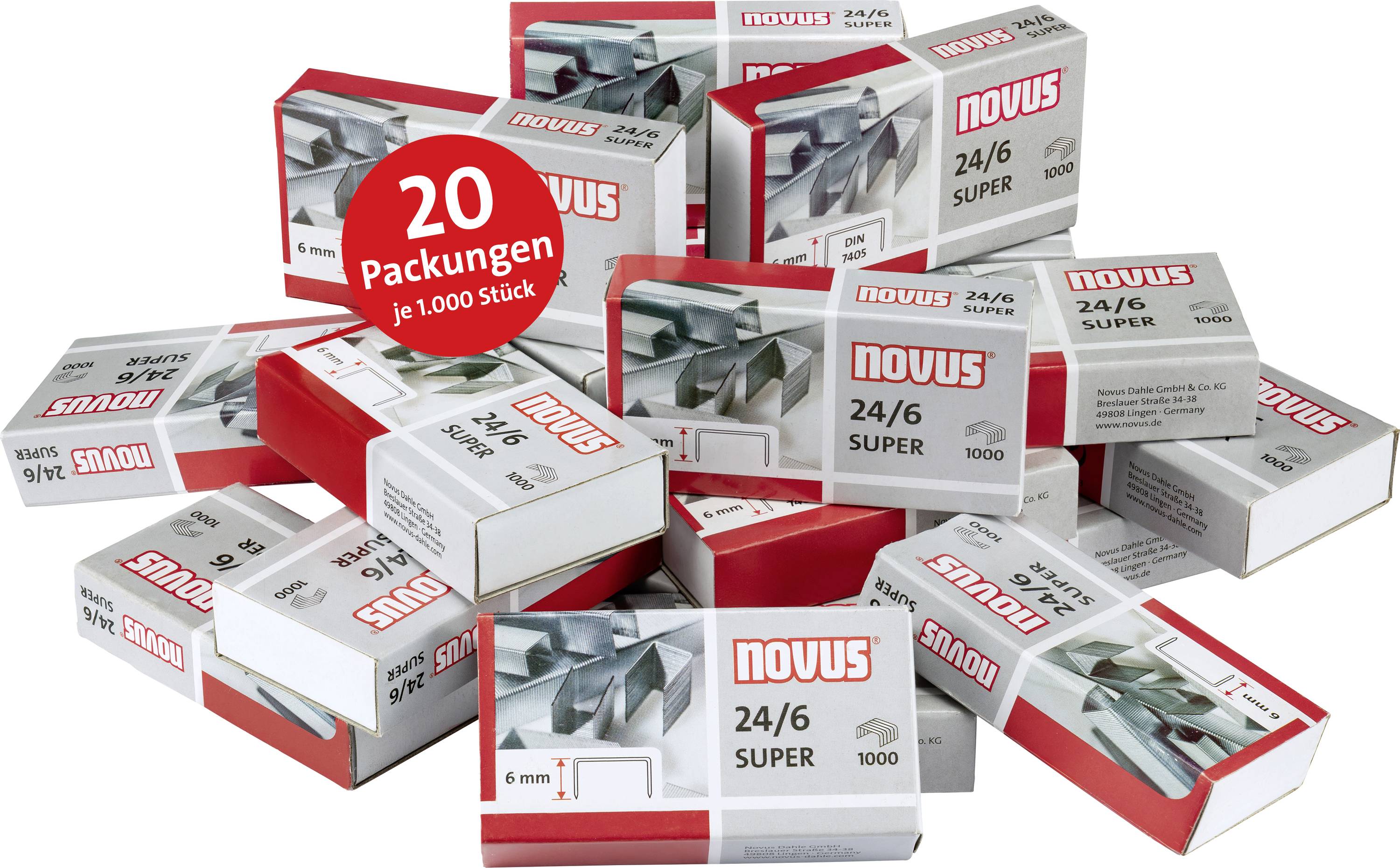 Stapel von NOVUS 24/6 SUPER Heftklammer-Boxen mit einem roten Abzeichen mit der Aufschrift „20 Packungen je 1.000 Stück