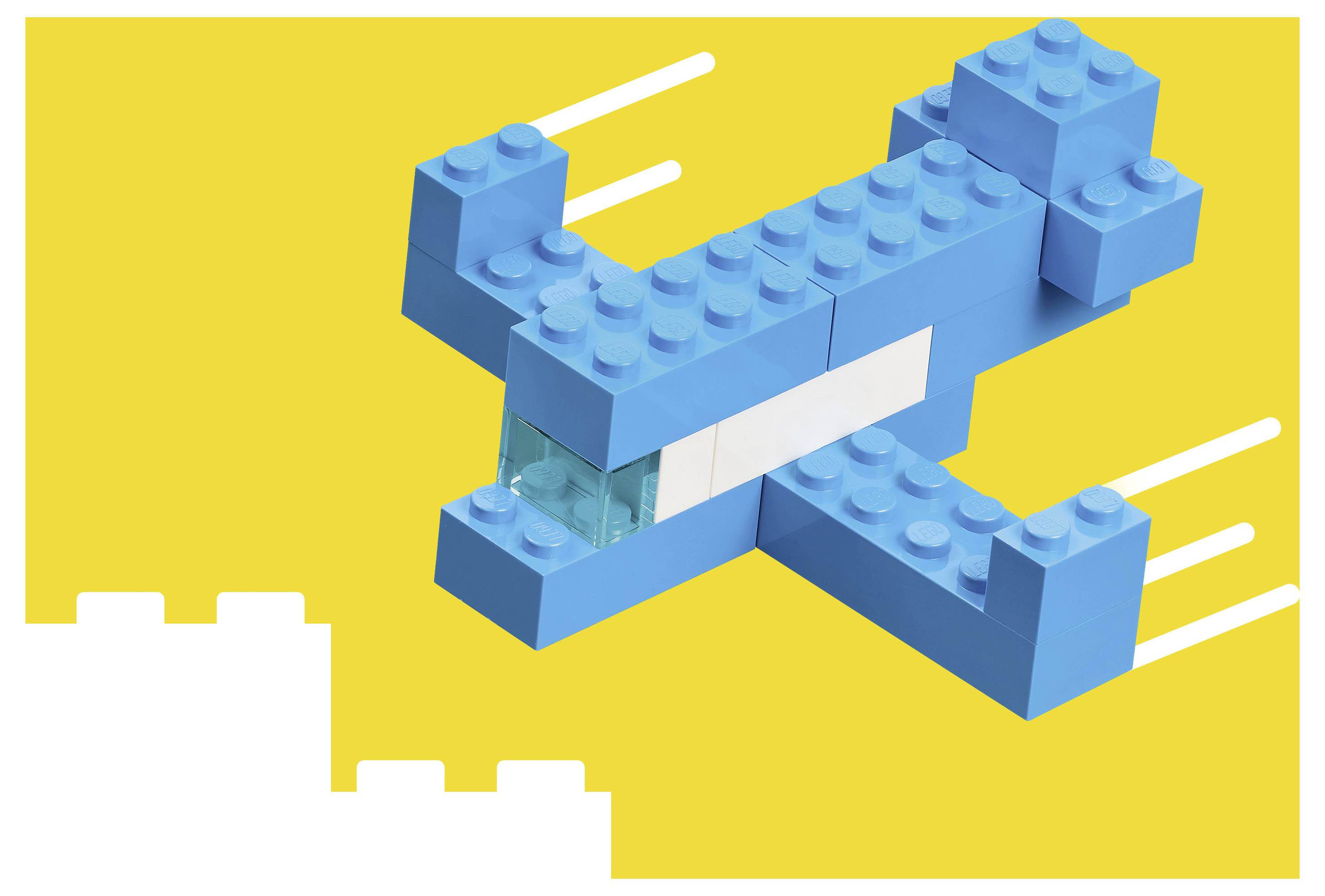 Blaue LEGO-ähnliche Blockfigur auf gelbem Hintergrund mit weißen Bewegungslinien und gestuften weißen Blöcken unten links.