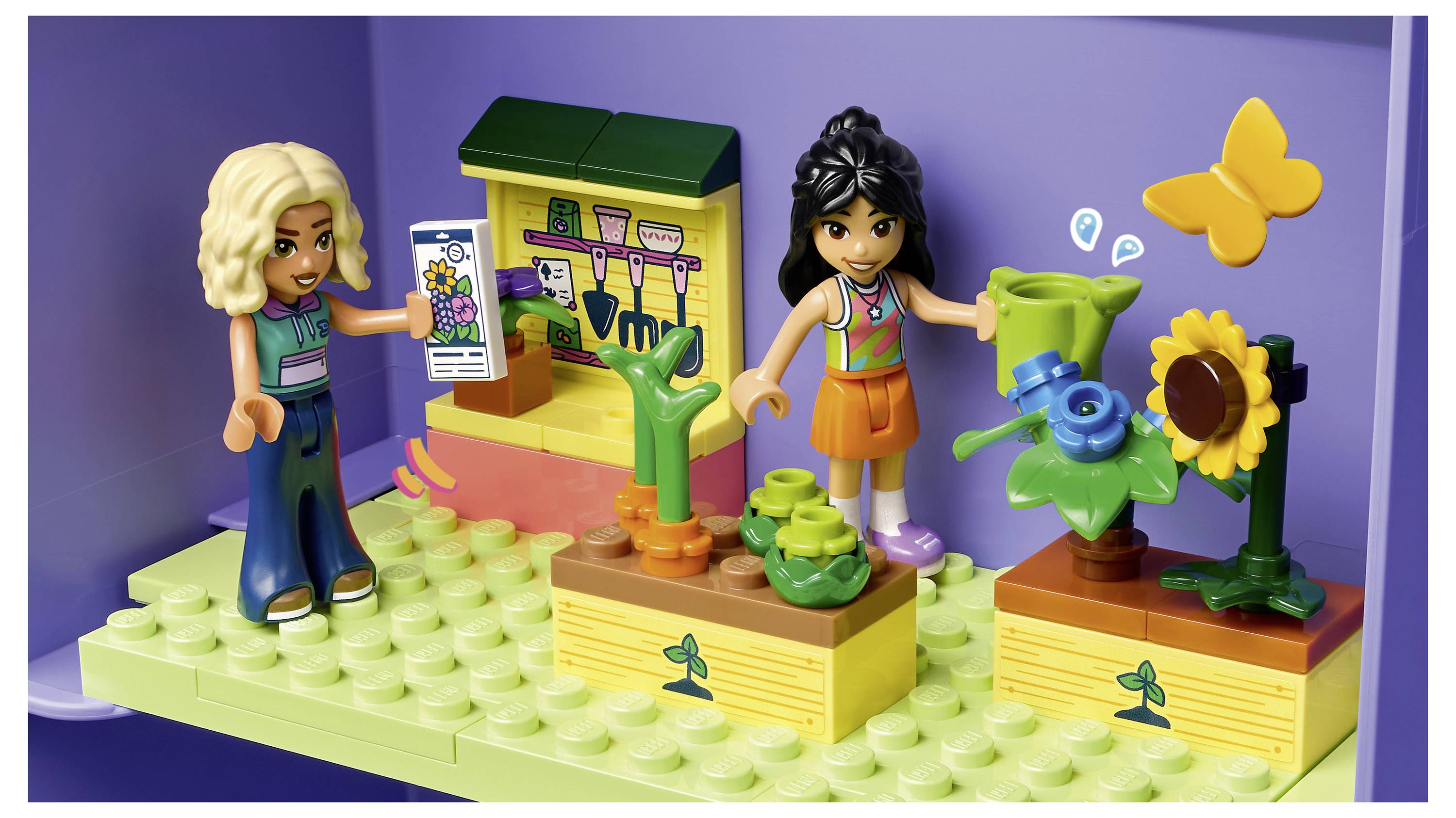 42697 LEGO® FRIENDS Tragbares Puppenhaus mit 8 Zimmern und 2 Spielfiguren