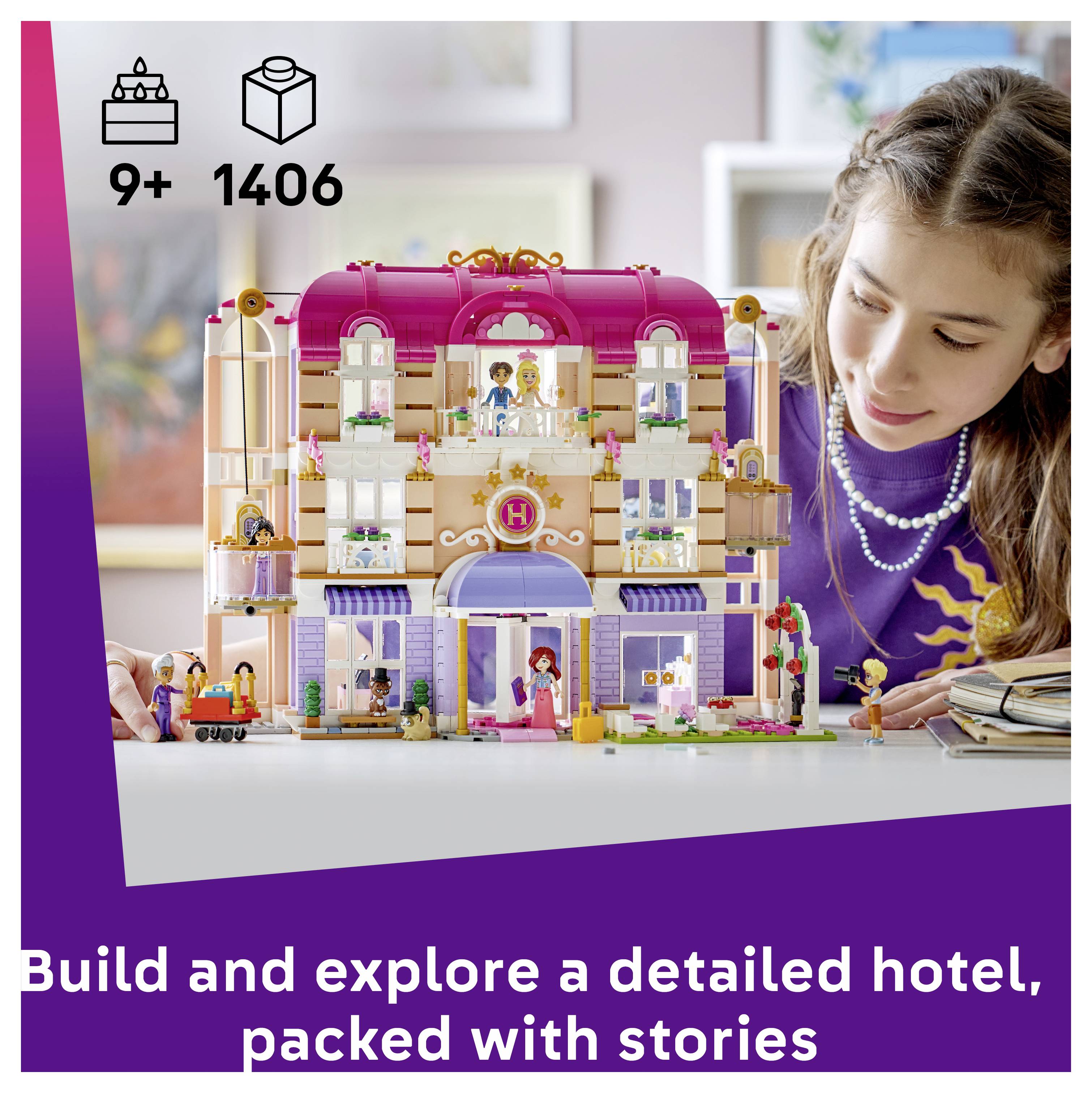 LEGO-ähnliches Puppenhaus-Interieur mit Kindern in einem Schlafzimmer im Obergeschoss und Küchen-/Wohnbereich im Erdgeschoss, das mehrere Räume und Möbel in einer Schnittansicht zeigt.