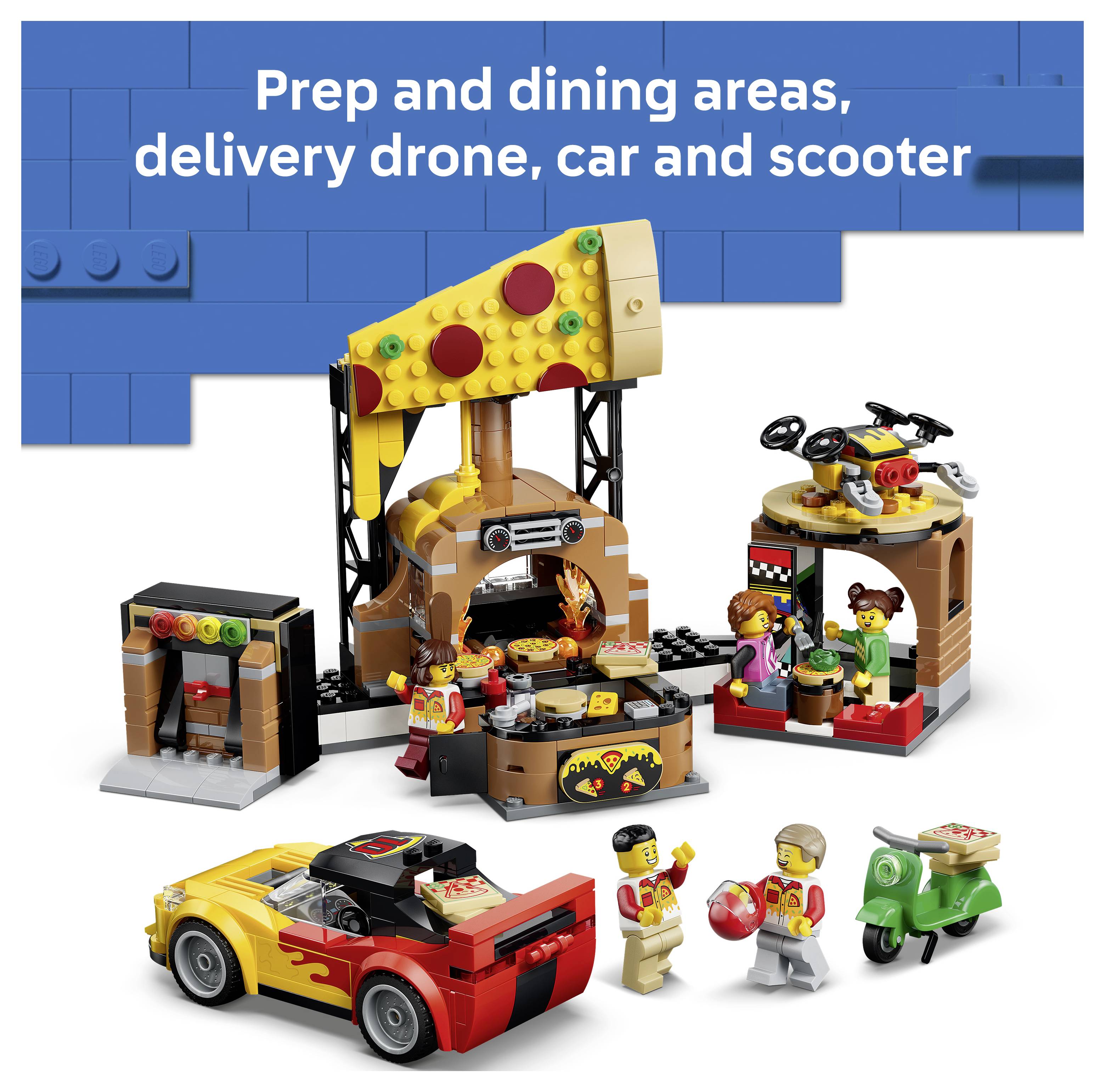 Lego-Restaurantset mit Prep- und Essbereichen sowie Lieferdrohne, Auto, Roller und Minifiguren unter dem Titel „Prep- und Essbereiche, Lieferdrohne, Auto und Roller