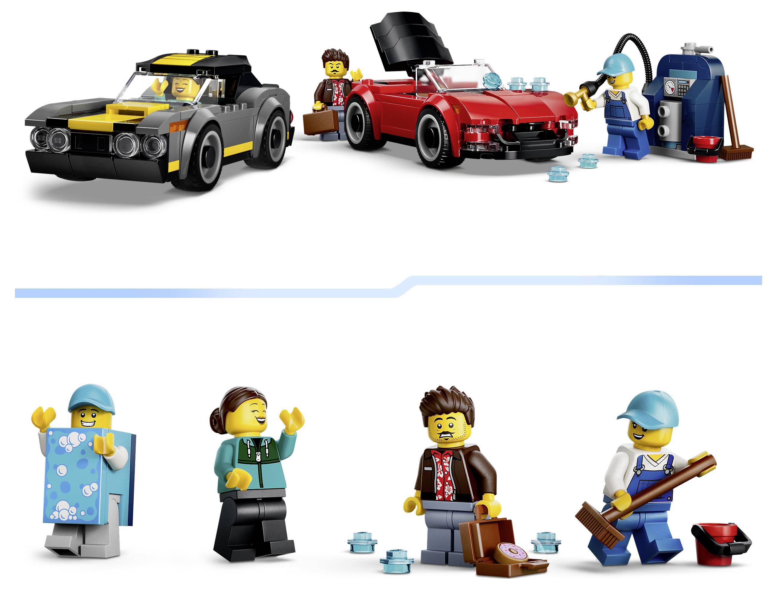 LEGO-Autosatz mit einem schwarzen Sportwagen, einem roten Cabrio mit Figuren und Zubehör sowie vier Minifiguren wie unten gezeigt, einschließlich eines Besens, eines Koffers und eines Schildes.