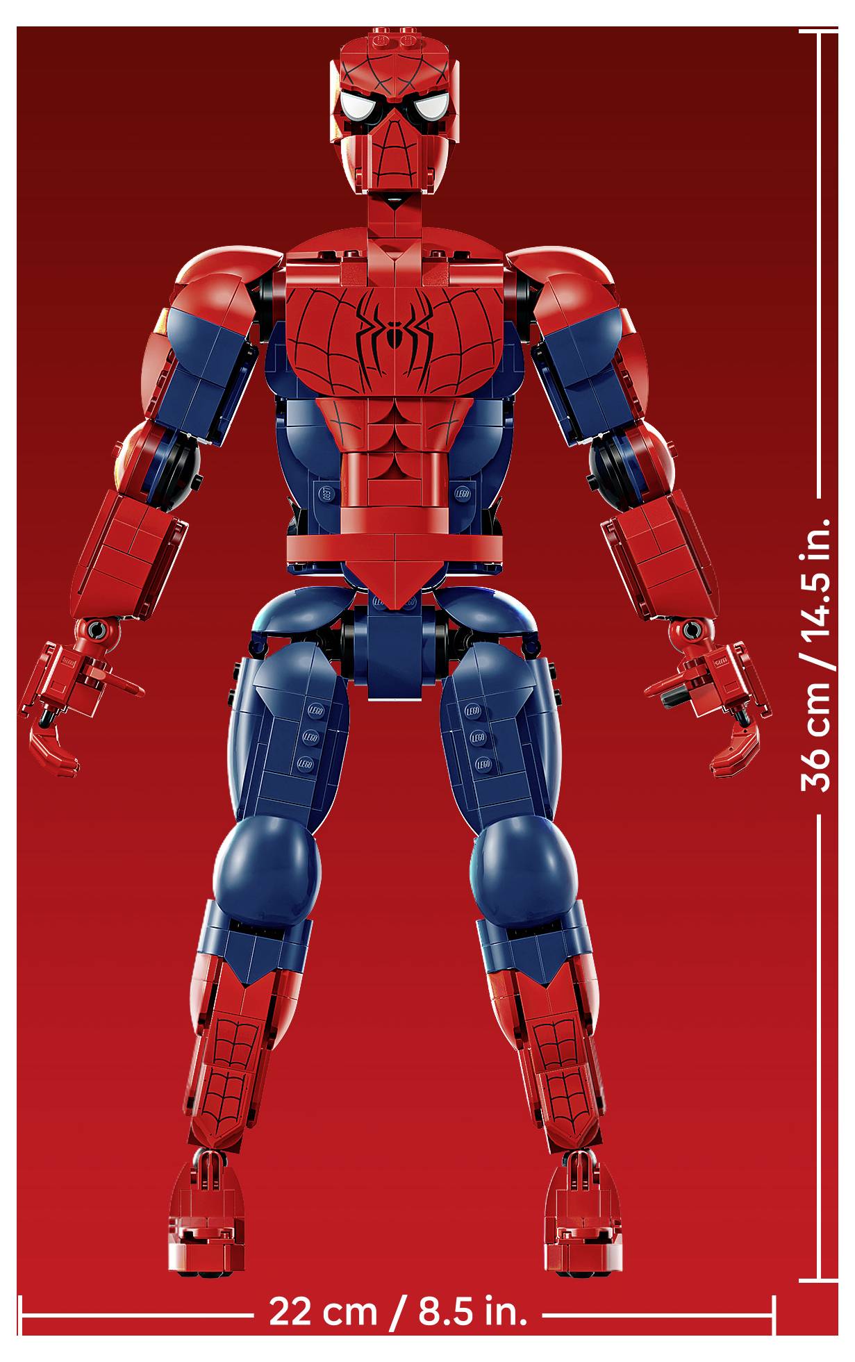 Rot-blauer Spider-Man-Actionfigur in Vollansicht auf rotem Hintergrund, mit Größenangaben 36 cm/14,5 Zoll groß und 22 cm/8,5 Zoll breit.