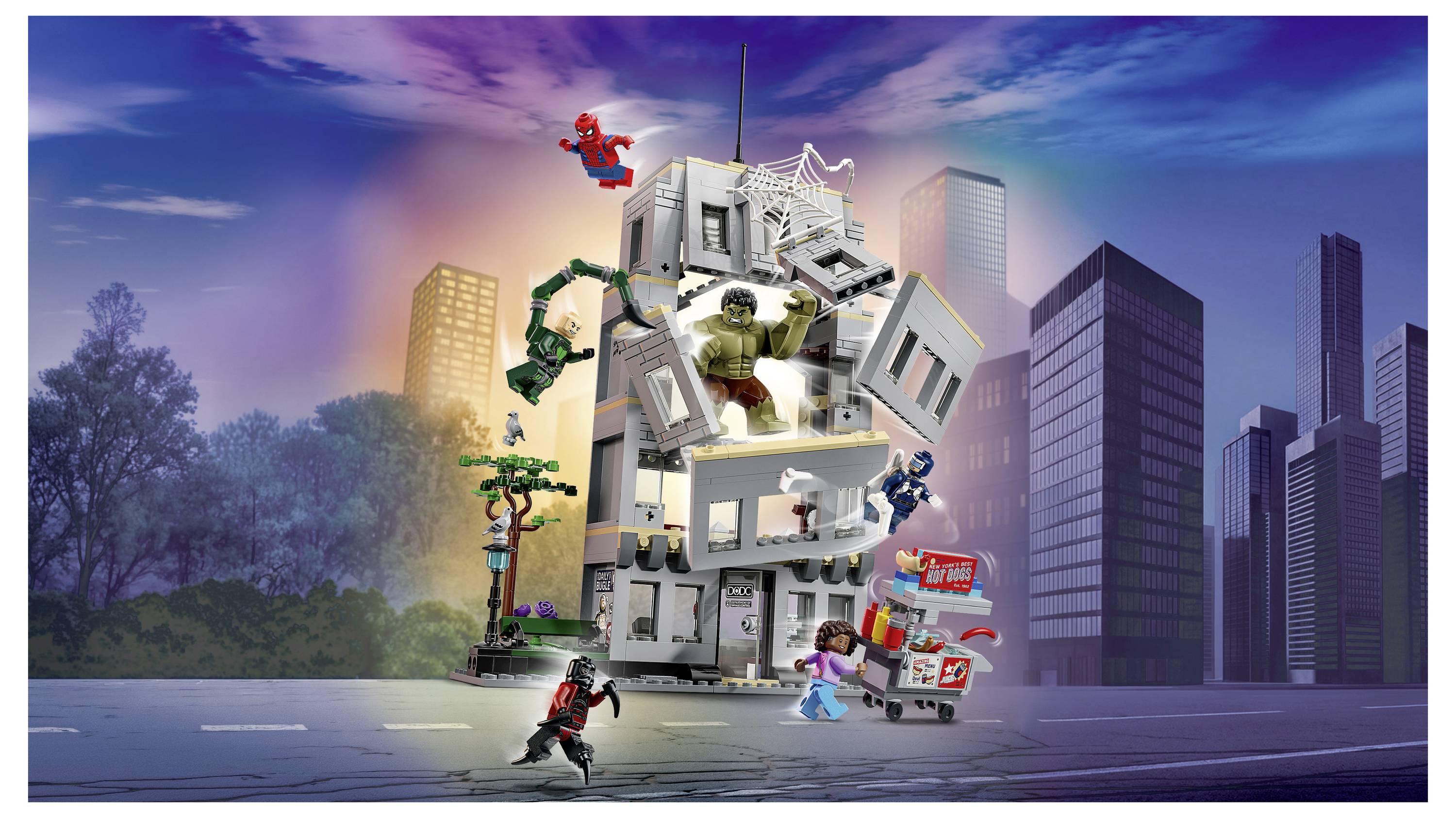 LEGO Avengers-Turm-Spielset-Szene mit Minifiguren, die um ein mehrstöckiges Gebäude vor einer Stadtsilhouetten-Kulisse kämpfen
