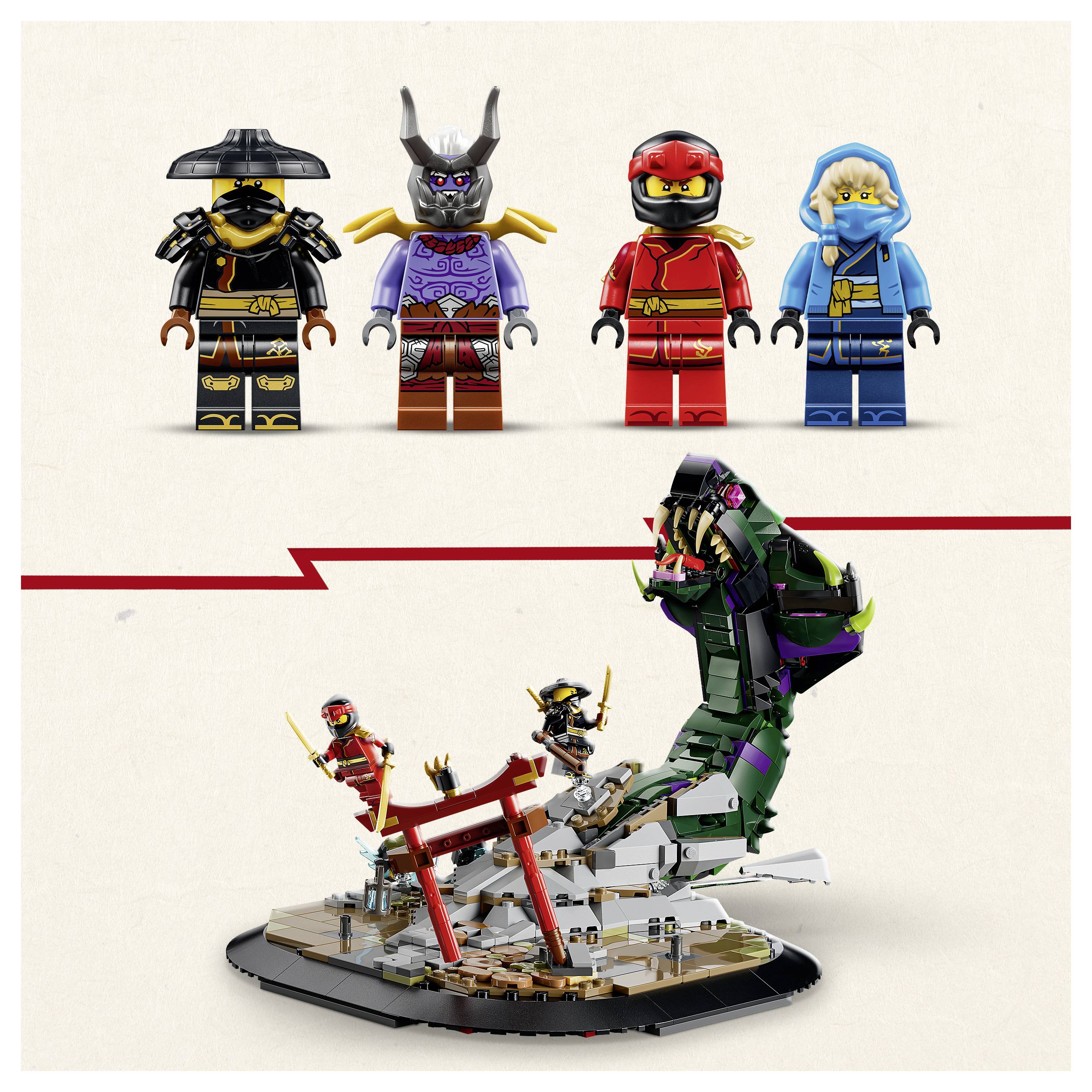 LEGO Ninjago-Set mit vier Ninja-Minifiguren oben und einer Schlangenfeindbattleszene unten auf einer Anzeigeplattform.