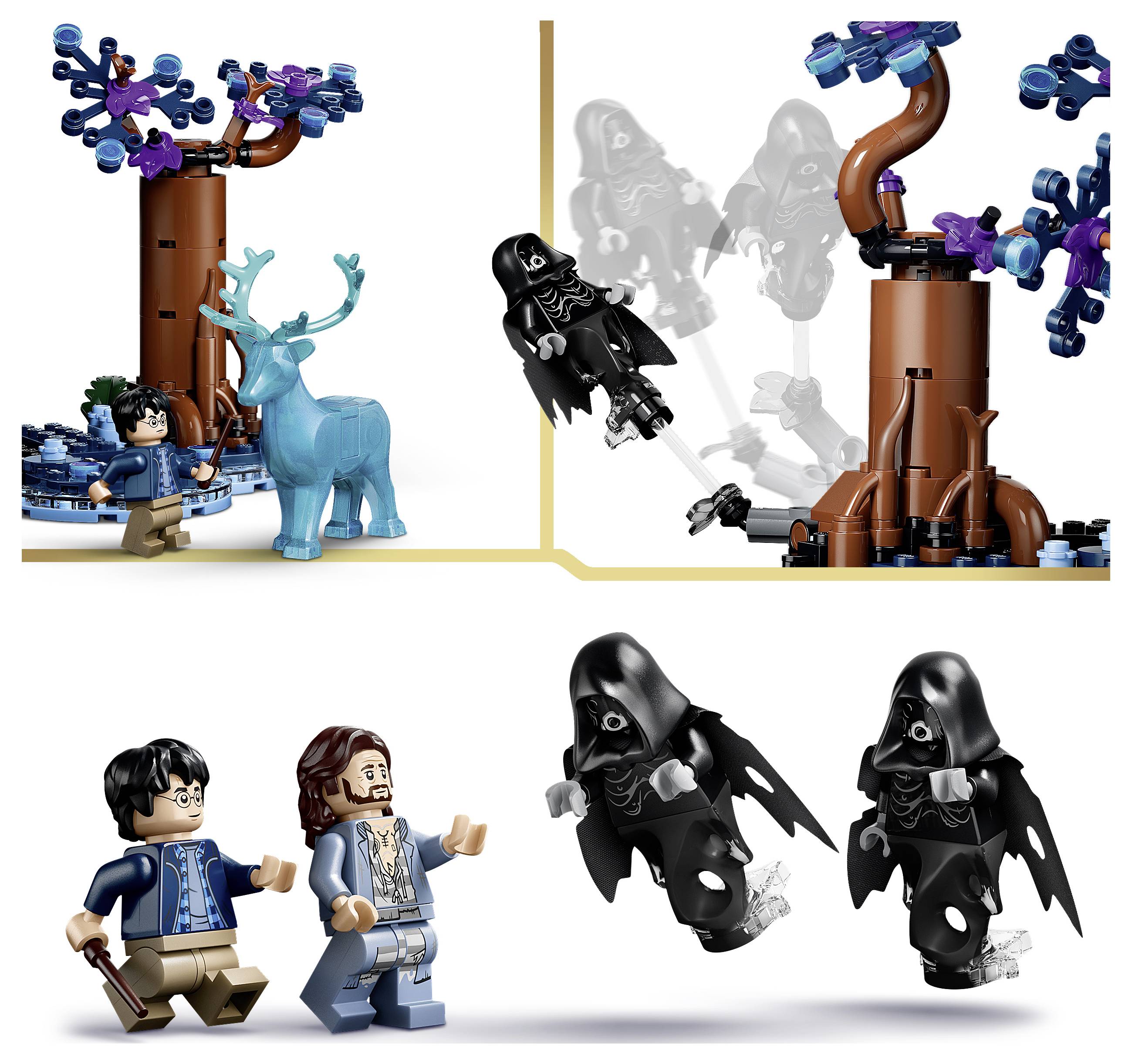 LEGO-artigen Szene mit zwei Minifiguren und einem blauen Hirsch neben einem braunen Baum, plus schwarze vermummte Figuren, die in der Nähe fliegen oder rennen, was eine Verfolgung oder Verwandlung darstellt.