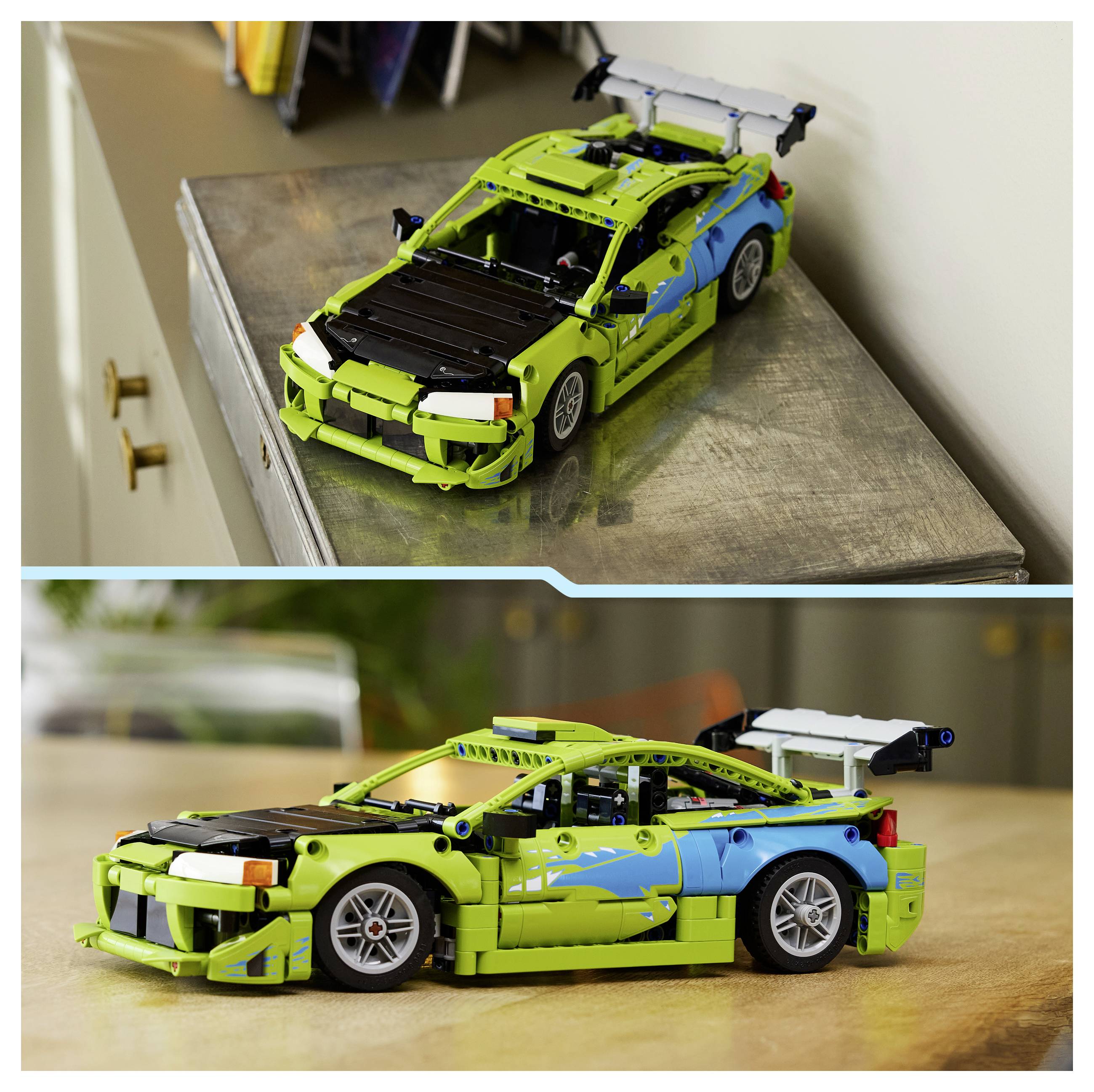 Lego-ähnliches Rennwagen-Modell in Limoniengrün und Blau mit Heckflügel, gezeigt in zwei Ansichten auf einer Tischplatte.