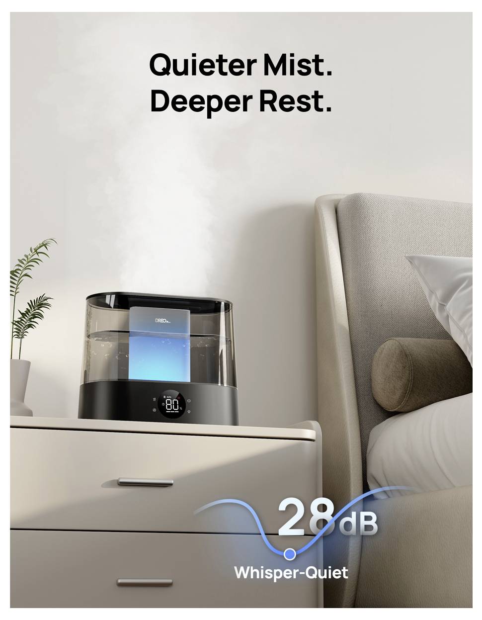 Luftbefeuchter in einem Schlafzimmer neben einem Bett, mit dem Text „Ruhigerer Nebel. Tieferer Schlaf.
