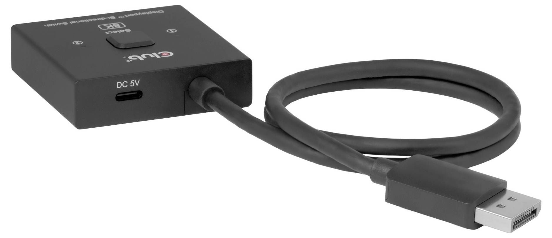 Schwarzes HDMI-zu-USB-Erfassungsgerät mit angeschlossenem Kabel und USB-A-Anschluss, dargestellt auf weißem Hintergrund.