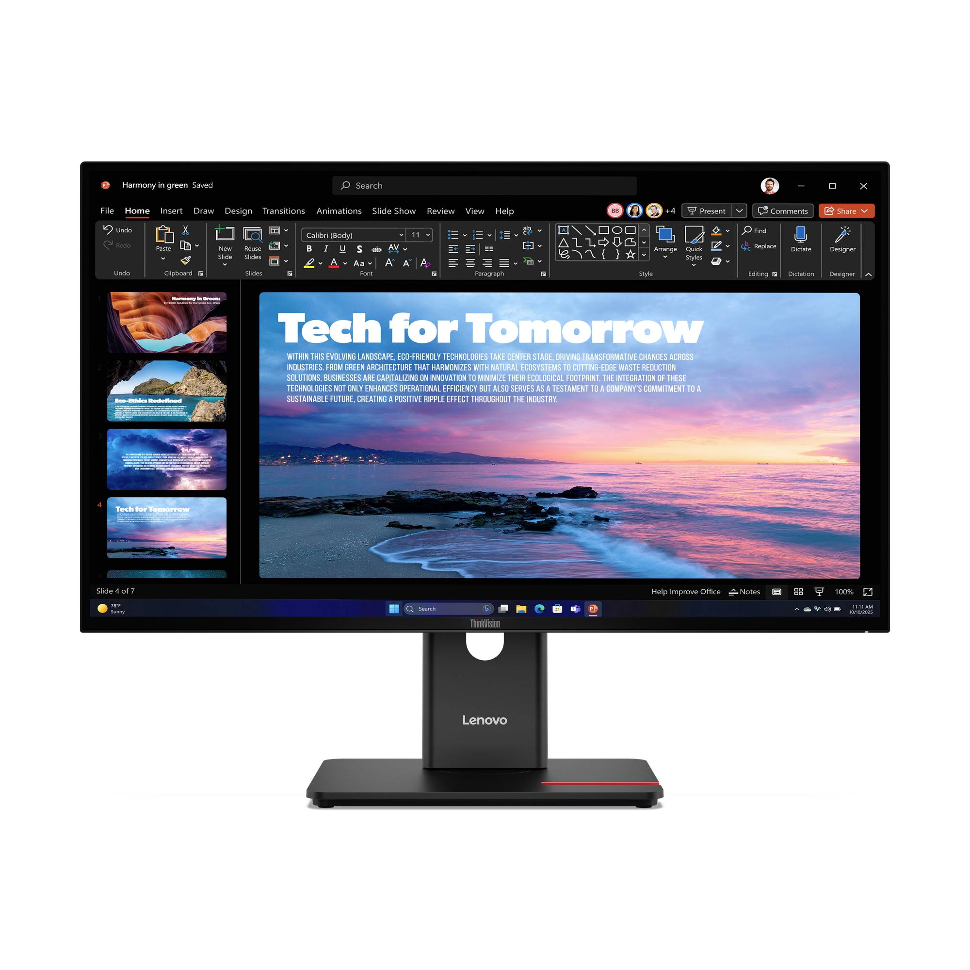 Lenovo-Monitor, der eine PowerPoint-Präsentation mit dem Titel „Tech for Tomorrow