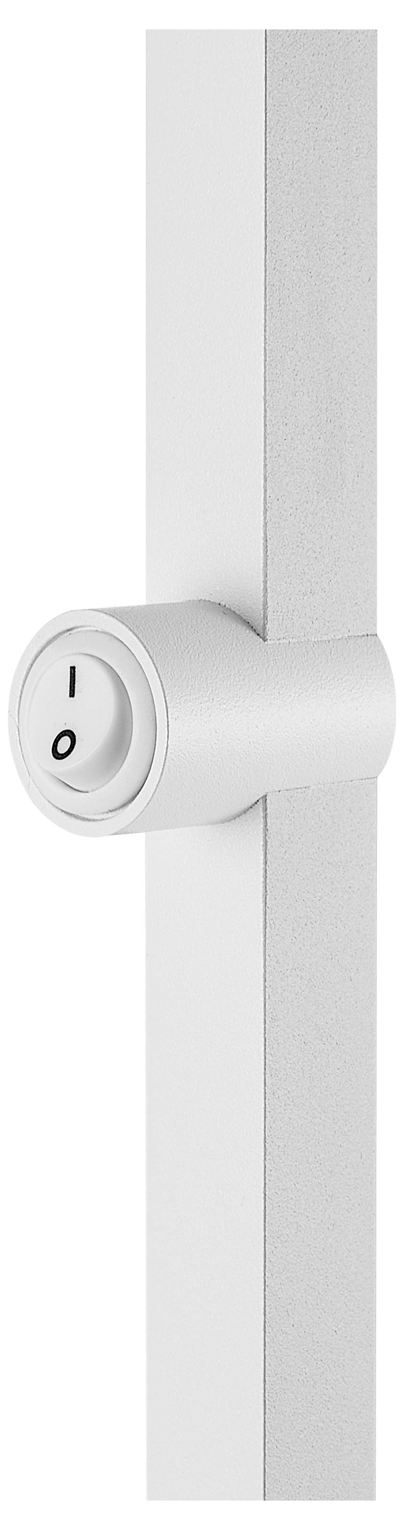 Weiße verstellbare Schreibtischleuchte mit langem horizontalem Arm, kreisförmigem Sockel und angebrachtem Stromkabel auf einfachem Hintergrund dargestellt.