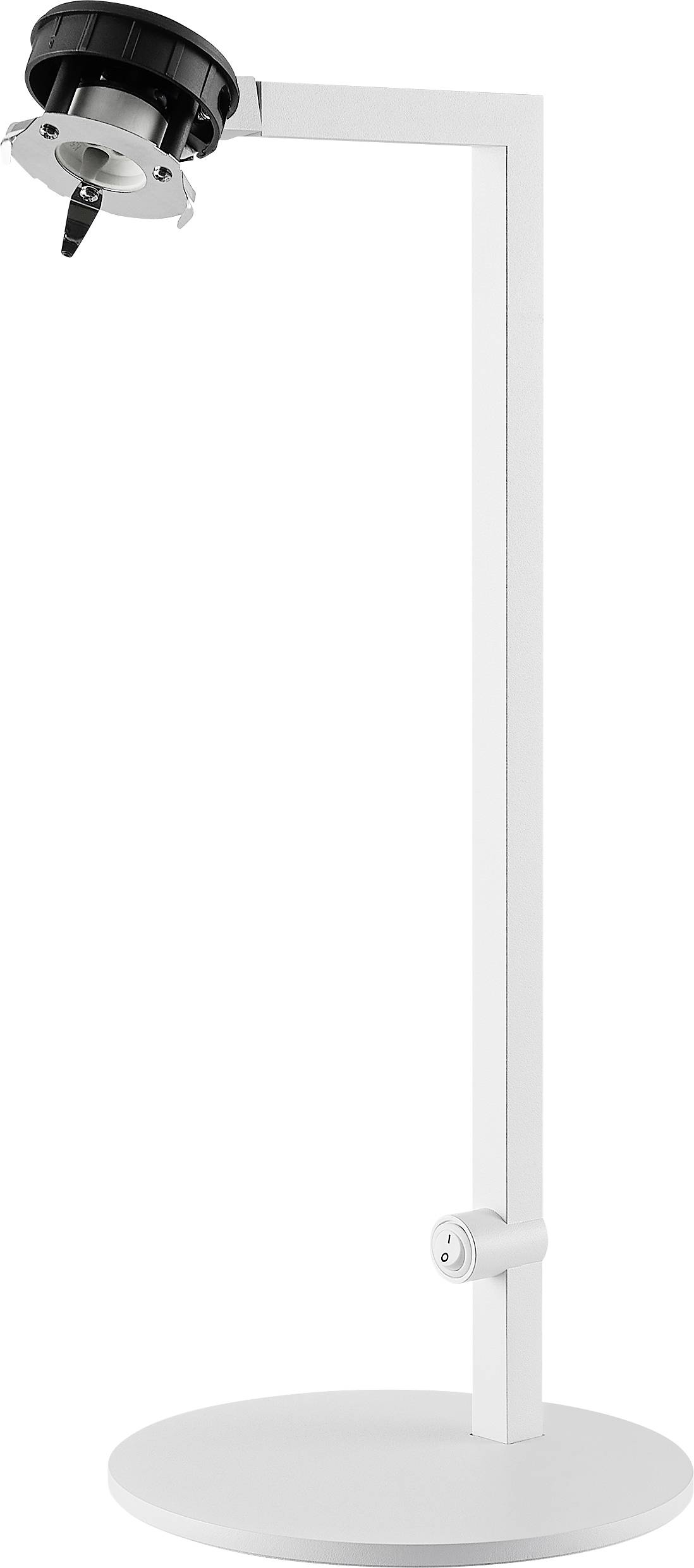 Weißer Labortisch mit verstellbarem Arm, der eine schwarze mechanische Klemme oder einen Mikroskopkopf über einer runden Basis vor einem einfachen Hintergrund hält.