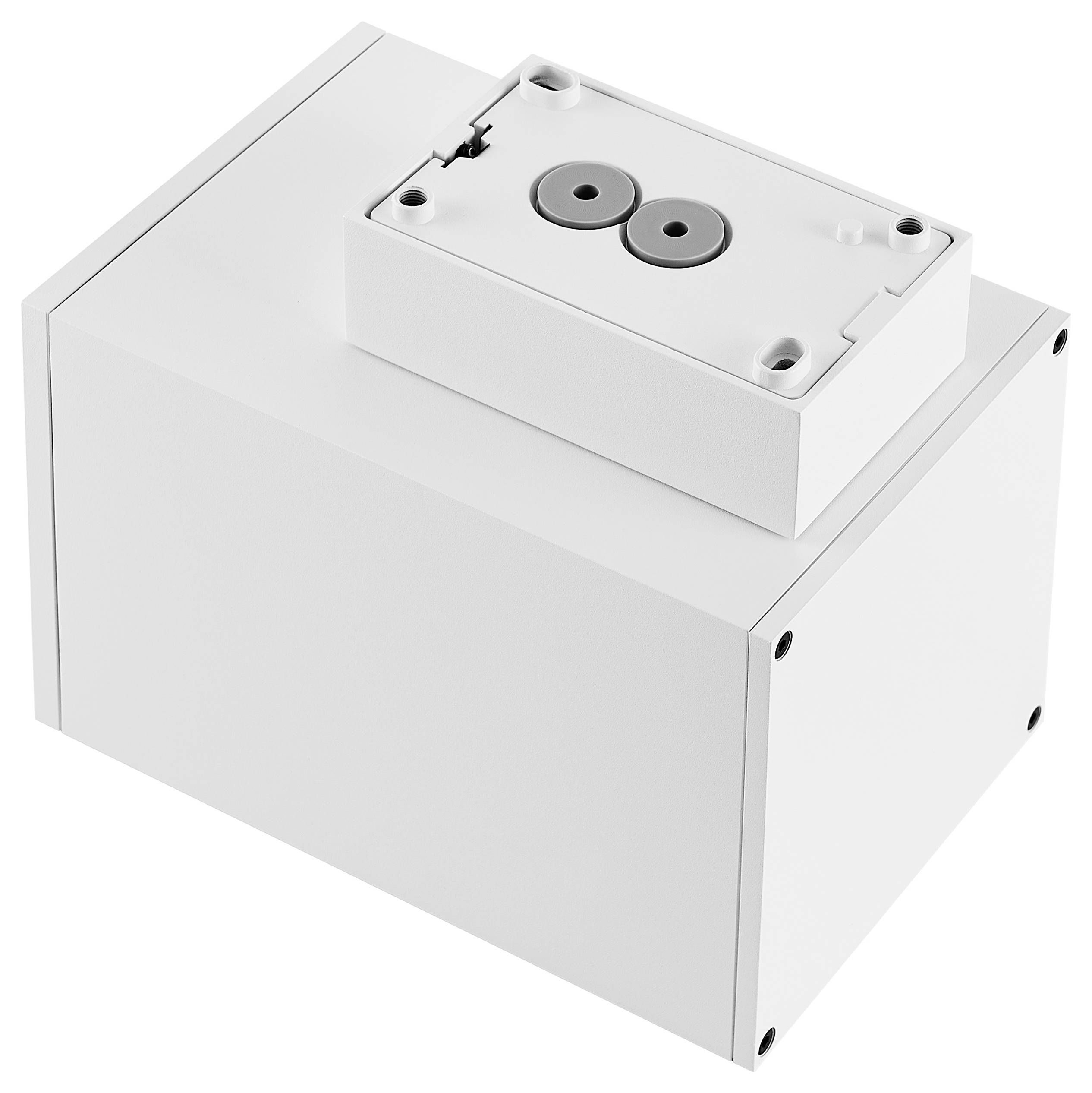Weißes rechteckiges Elektrogehäuse mit angehobenem oberen Modul und zwei kreisförmigen Kabelanschlüssen, dargestellt in einer produktstiltypischen Ansicht.