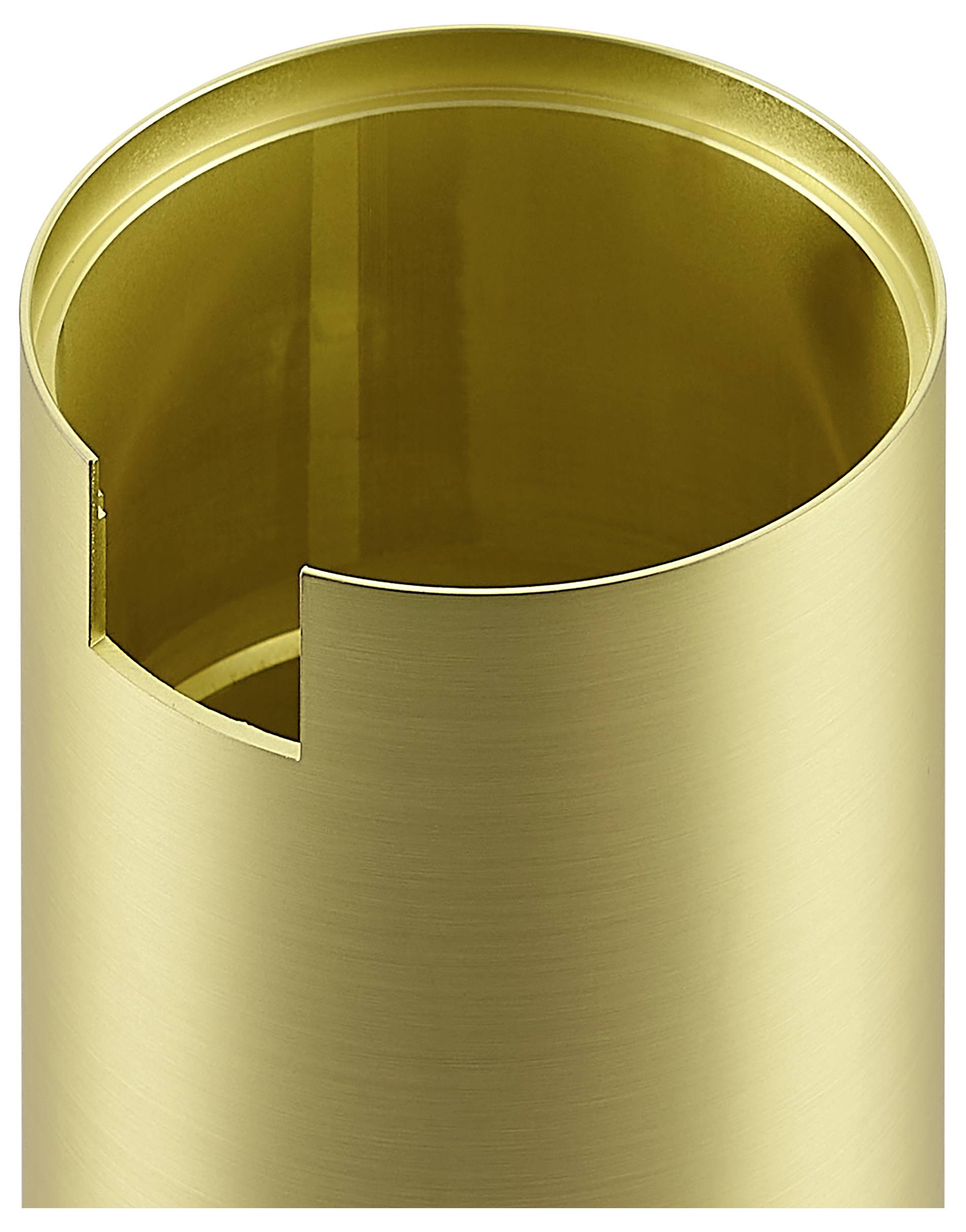 Nahaufnahme eines goldenen zylindrischen Metallhalters mit einer vertikalen Seitenkerbe und offener Oberseite, gezeigt vor einem einfachen weißen Hintergrund.