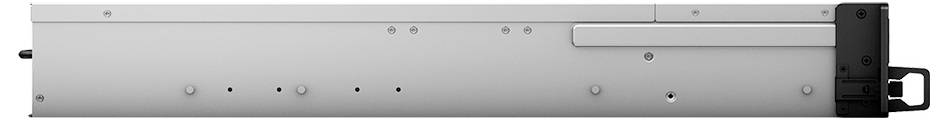 Vorderansicht eines QNAP-Rack-Mount-Netzwerkspeichers mit acht Laufwerkschächten und Statusleuchten auf der rechten Seite.