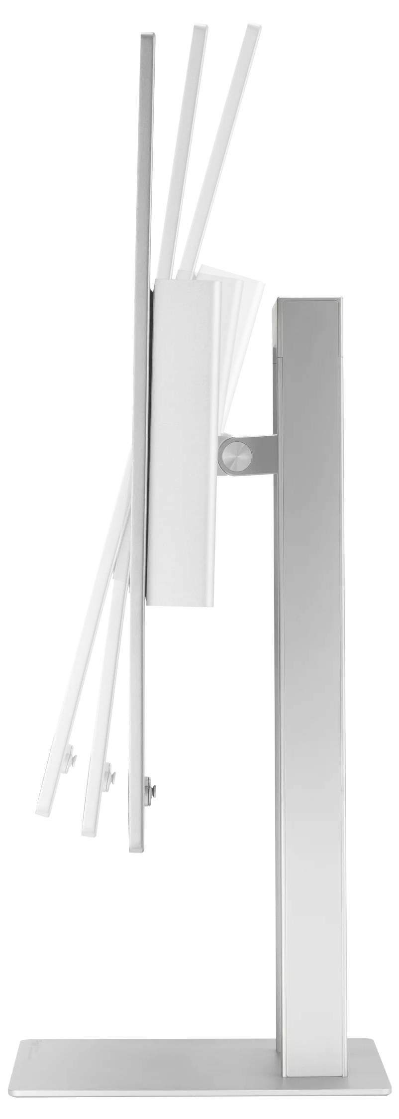 Moderne minimalistische Stehleuchte mit rechteckiger Basis und vertikalem Schaft, bekrönt durch mehrere schlanke abgewinkelte Leuchtenstäbe und ein zentrales weißes Panel.