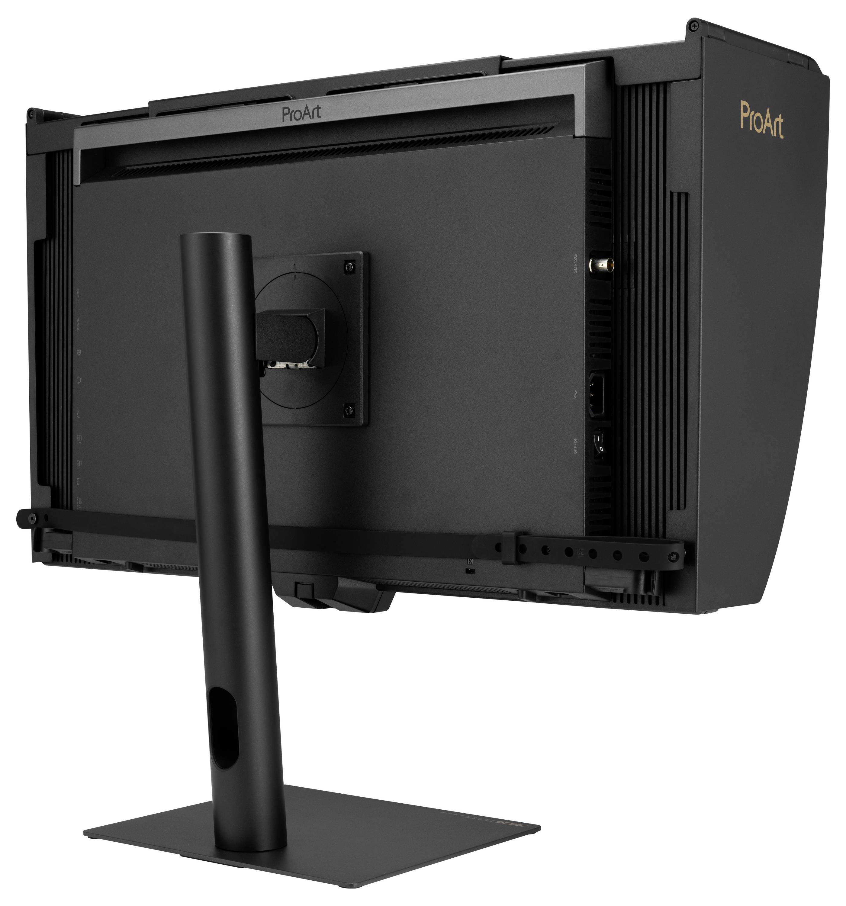 Rückansicht eines ProArt-Computermonitors auf einem Ständer, der die Montageklammer, Kabelanschlüsse und die verstellbare Basis zeigt.