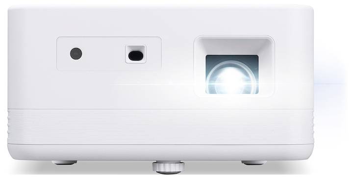 Frontansicht eines QNAP TVS-675 NAS-Gehäuses mit sechs Festplattenschächten, Statusleuchten, Einschaltknopf und USB-Anschluss auf der Frontblende.