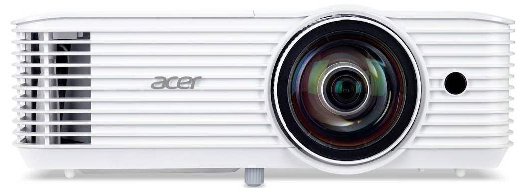 Weißer Acer-Beamer mit großer zentraler Linse und horizontalen Lüftungsschlitzen auf der Frontblende.