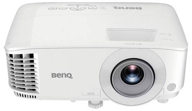 Weißer BenQ XGA-Projektor von vorne gezeigt mit Objektiv, Belüftungsgitter und Steuertasten oben.