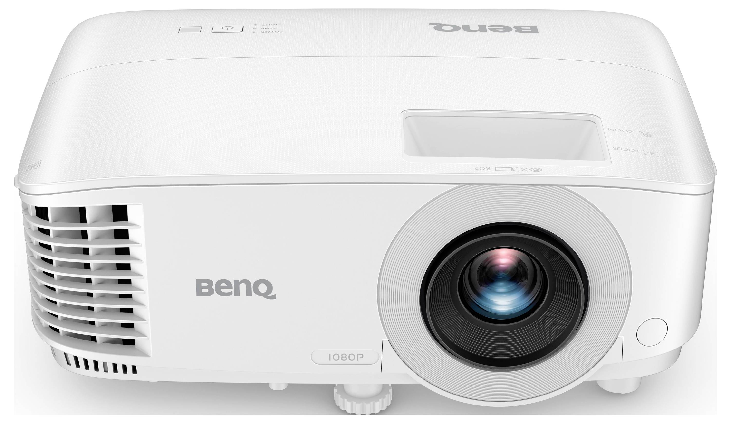 Weißer BenQ-Projektor von vorne gezeigt mit Linse auf der rechten Seite und Lüftungsgitter auf der linken Seite.
