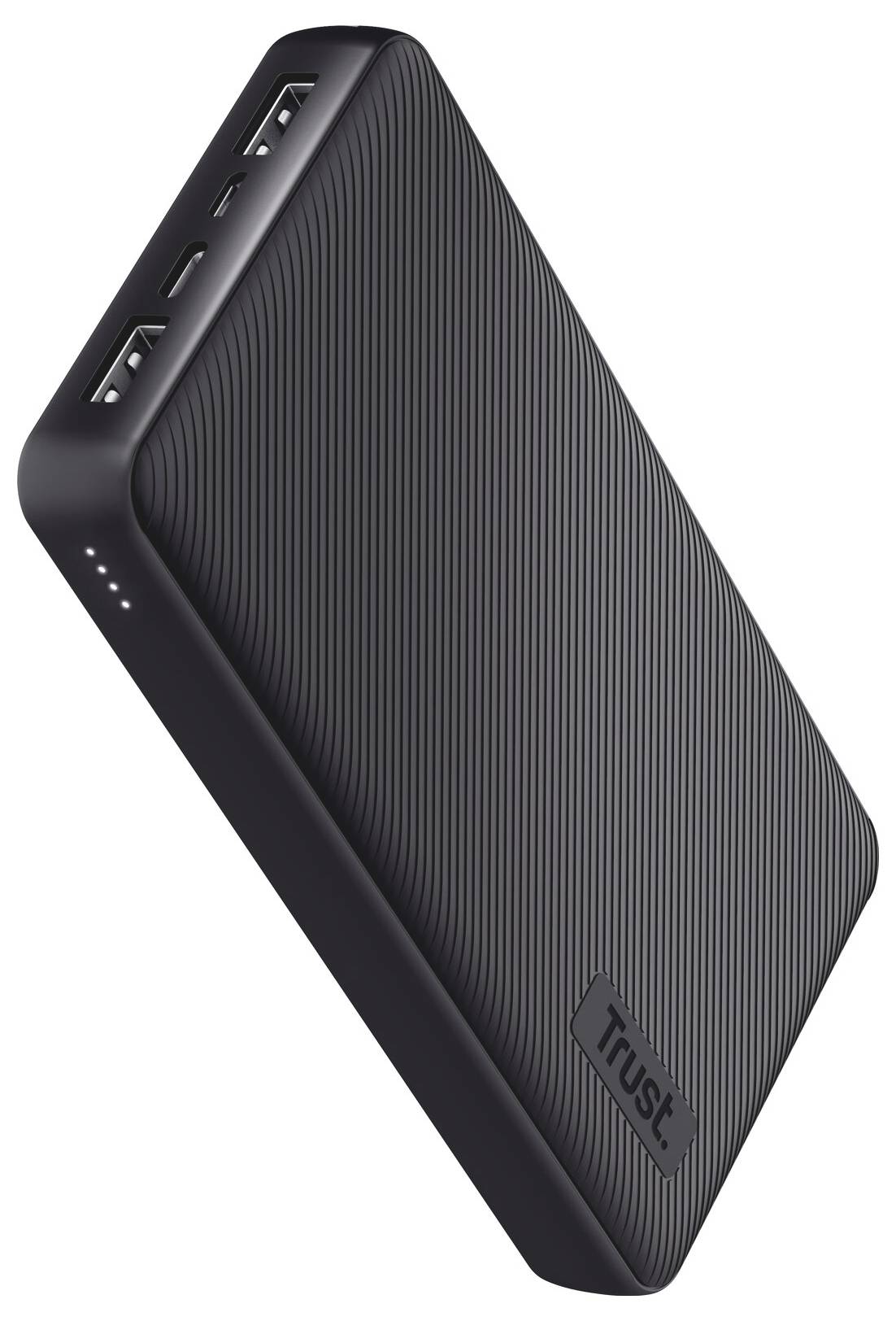 Schwarze rechteckige Trust-Powerbank schräg dargestellt, mit Rippentextur und sichtbaren USB-Anschlüssen an einem Ende.