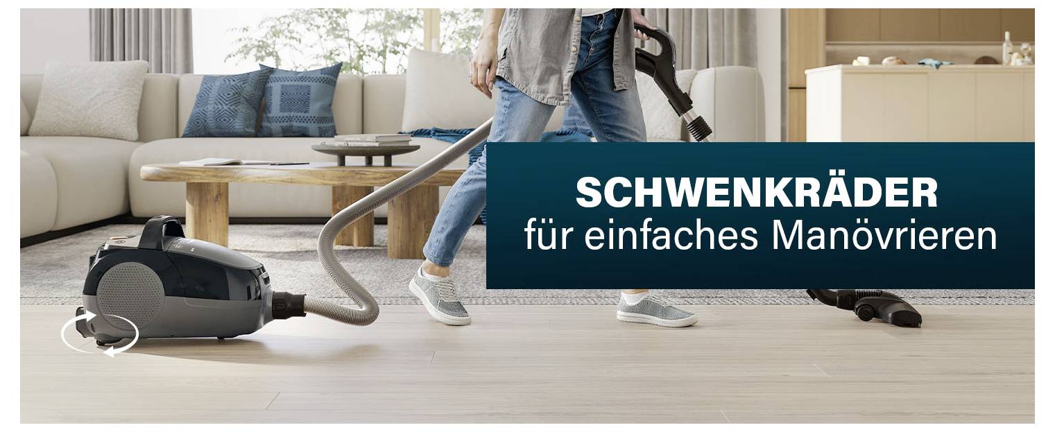 Staubsauger mit Schwenkrädern auf hellem Holzboden; Text: 'SCHWENKRÄDER für einfaches Manövrieren'.