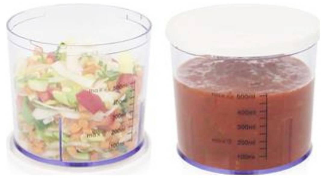 Zwei transparente zylindrische Behälter mit Messskalen: einer enthält gehackten Salat oder Gemüseschnipsel, der andere enthält eine rote Flüssigkeit oder ein Püree, das bis etwa 400 ml gefüllt ist.