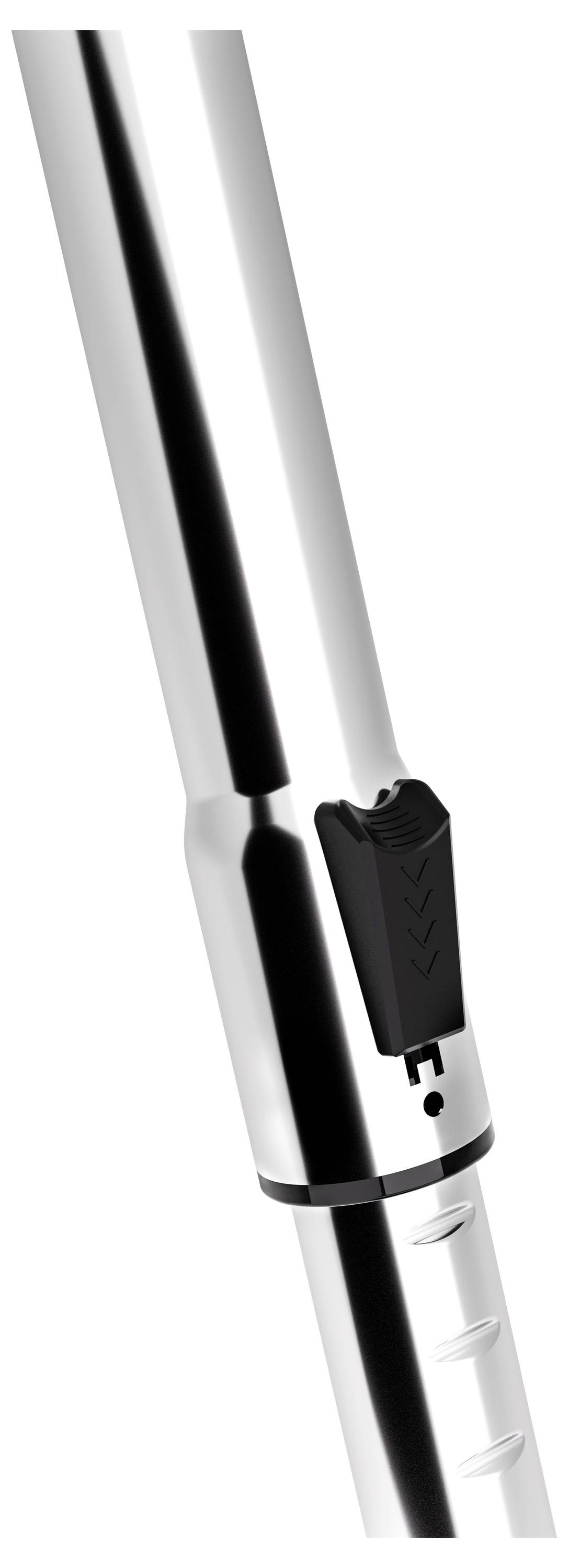 Nahaufnahme eines schwarzen und silbernen Lockenstabs oder Haarstyling-Werkzeugs mit einer Klemme und einem beheizten Lauf.