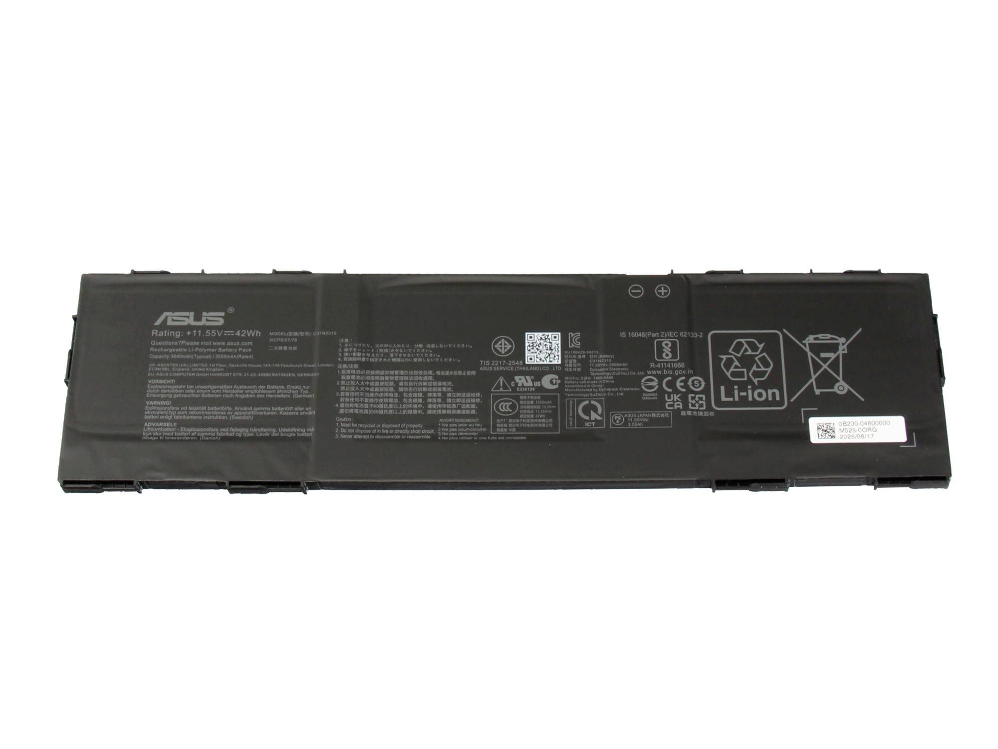 Schwarzer ASUS-Laptop-Akku vor weißem Hintergrund, mit gedruckten Etiketten und Recycling-/Li-Ionen-Symbolen.