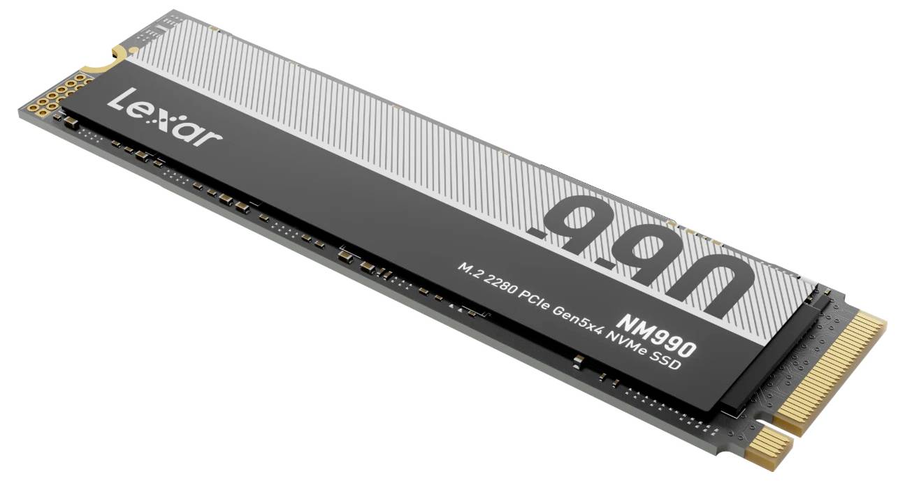 Lexar NM990 M.2 2280 PCIe Gen5x4 NVMe SSD in einer angewinkelten Produktansicht.