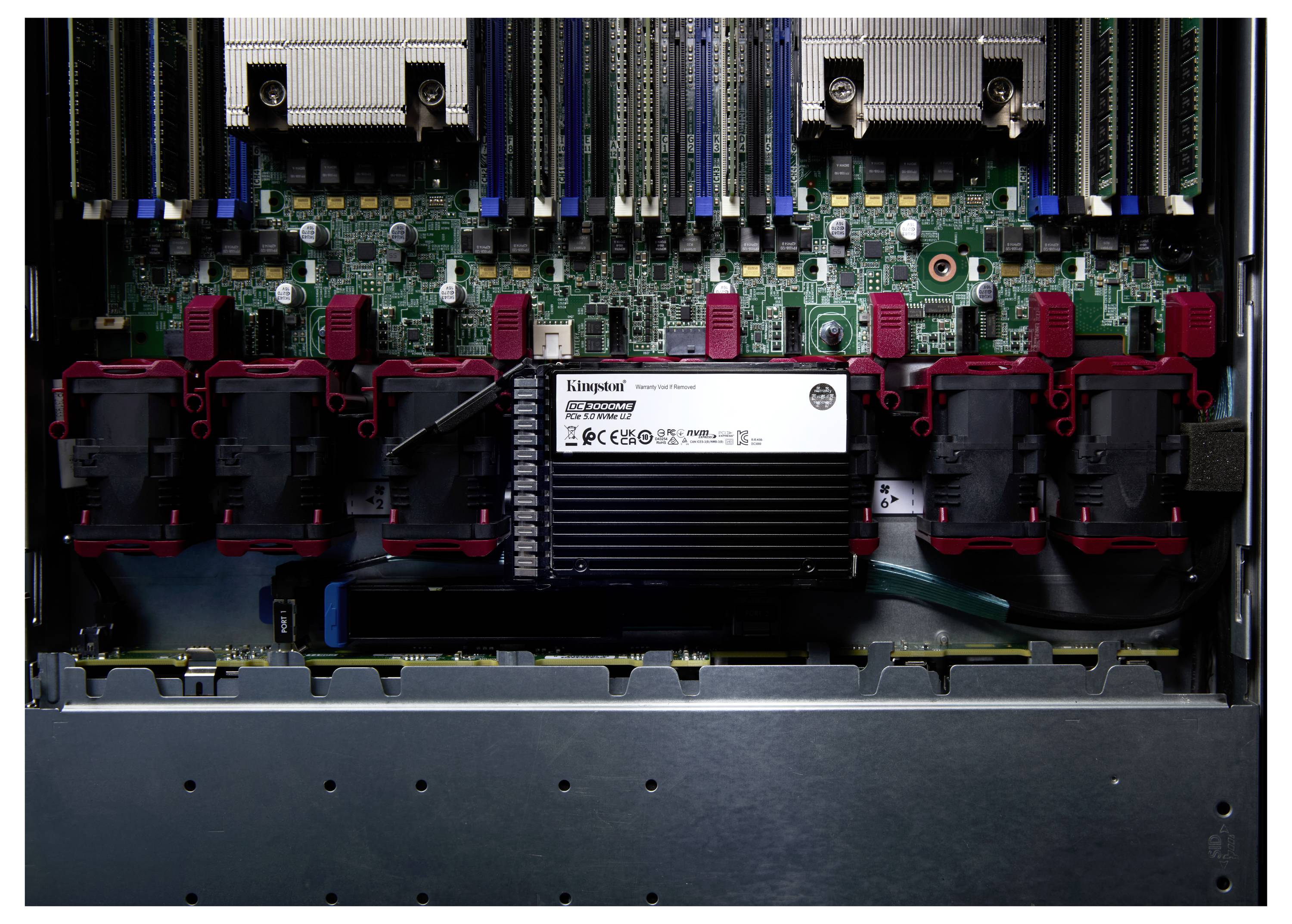 Kingston 30 TB Interne M.2 PCIe NVMe SSD SEDC3000ME/30T7