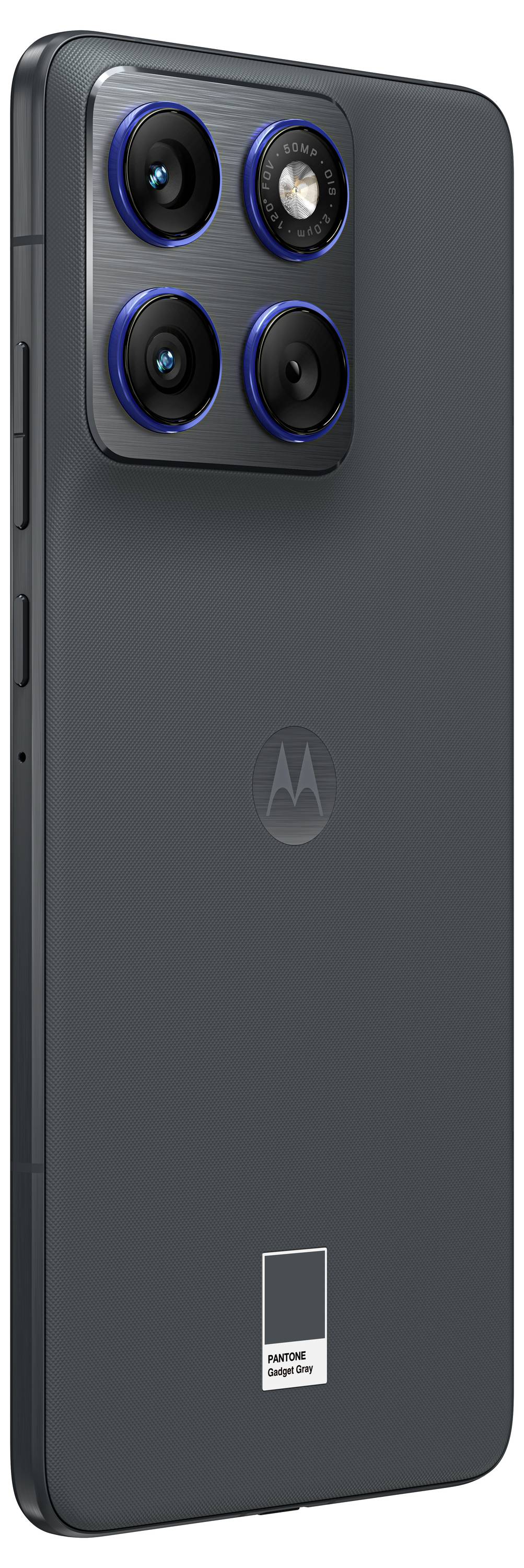 Rückansicht eines schwarzen Motorola-Smartphones mit einem quadratischen Vier-Kamera-Modul mit blauen Ringen und einem zentrierten Motorola-Logo.