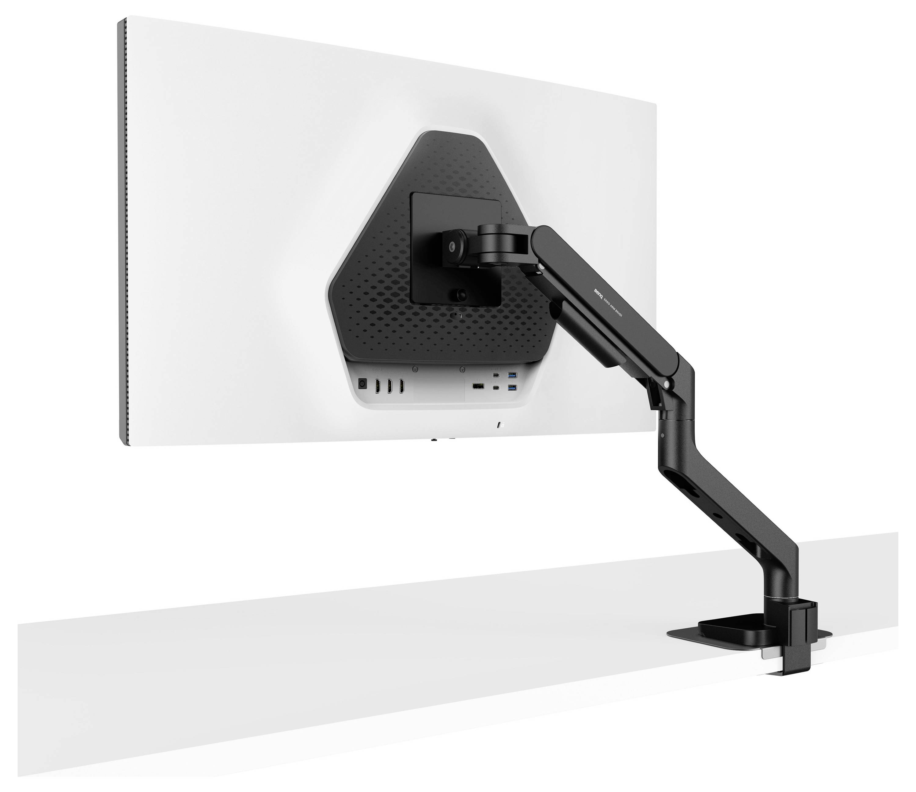 Rückansicht eines auf einem verstellbaren schwarzen Schreibtischarm montierten Monitors, die die VESA-Halterung und Kabelzugangsöffnungen zeigt.