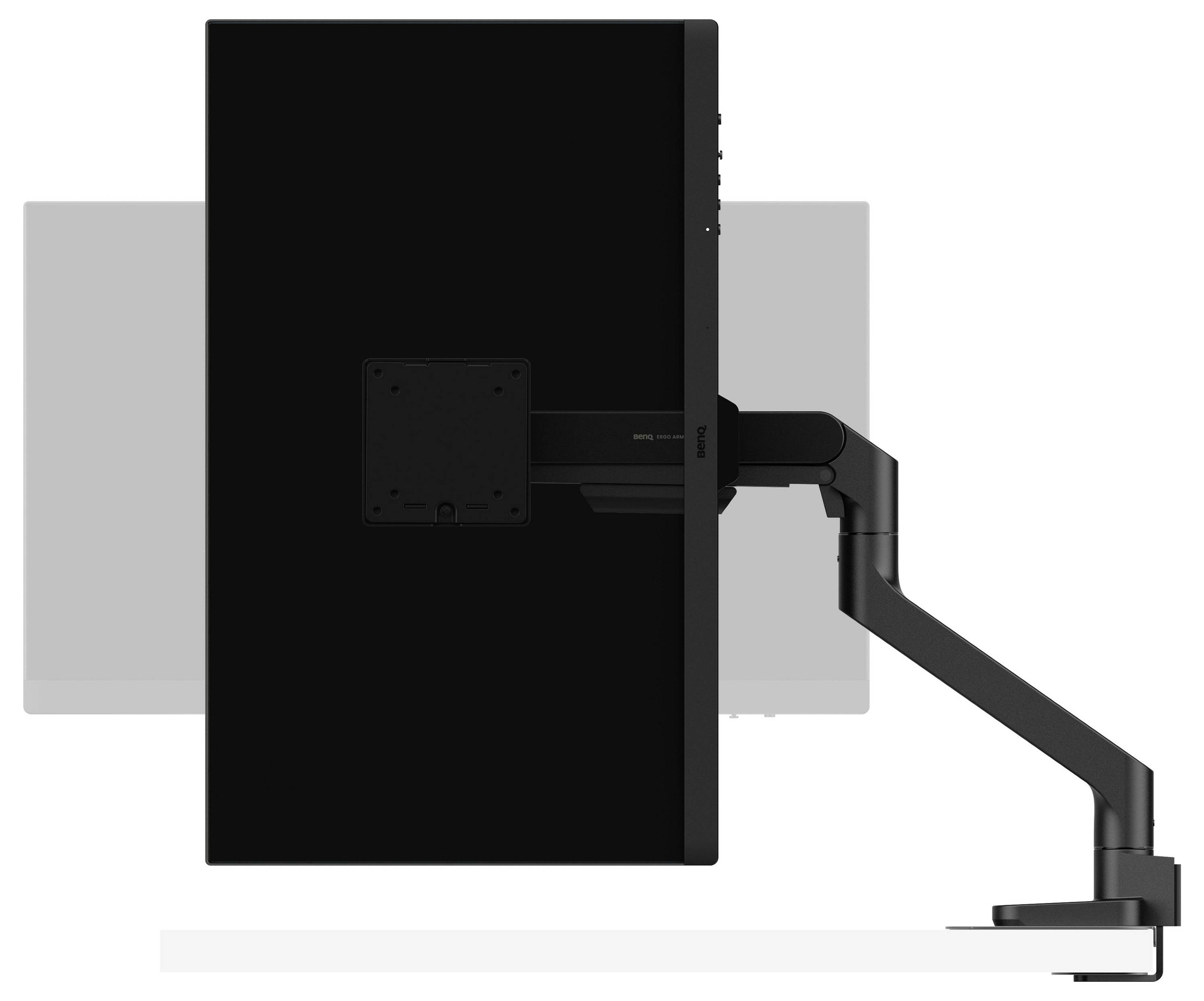 Seitenansicht eines schwarzen verstellbaren Monitorarms, der an einem Schreibtisch befestigt ist und einen großen Monitor hält, dessen Bildschirm nach hinten gerichtet ist.