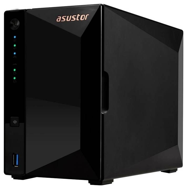 Schwarzes Asustor-NAS-Speichergerät mit LED-Anzeigen auf der Vorderseite, USB-Anschluss und geometrischer glänzender Tür.