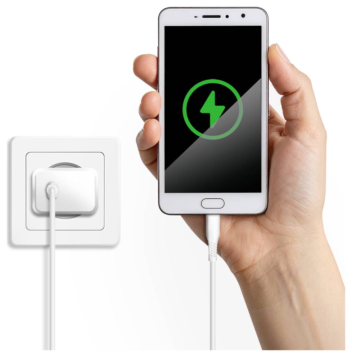 Hand hält ein Smartphone, das von einer Wandsteckdose aufgeladen wird, mit einem grünen Batterie-Blitz-Symbol, das schnelles oder aktives Laden anzeigt.