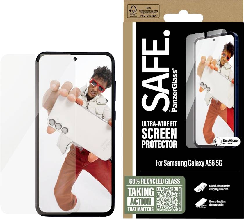 Verpackung und Telefonmockup für SAFE. PanzerGlass Ultra-Wide-Fit-Displayschutzfolie für Samsung Galaxy A56 5G, mit 60% recyceltem Glas und Schutz vor Kratzern/Stürzen.