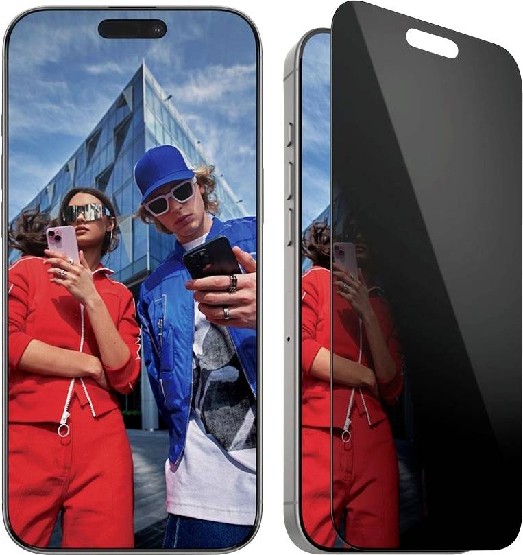 Zwei nebeneinander angeordnete Smartphones: eines zeigt ein Selfie von zwei Personen vor einem Glasgebäude, das andere zeigt einen dunklen Datenschutzbildschirm, der das Bild blockiert.