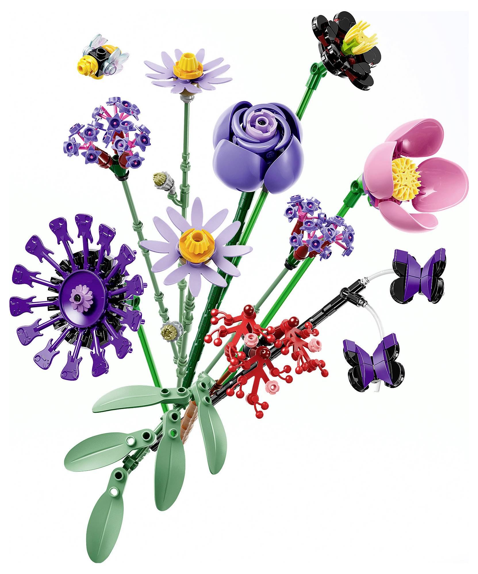 Lego-ähnlicher Blumenstrauß mit farbenfrohen Blumen und Schmetterlingen auf grünen Stielen, wie ein dekorativer Blumenstrauß vor weißem Hintergrund arrangiert.
