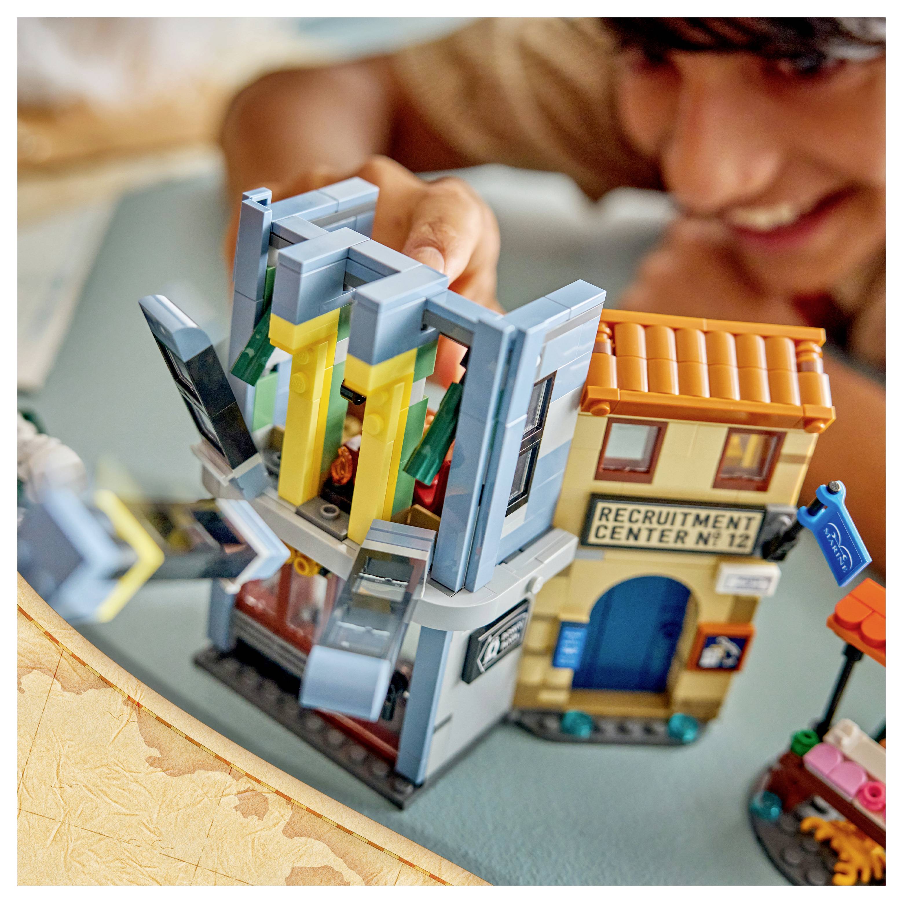75642 LEGO® ONE PIECE Showdown mit Kapitän Smoker; Bau- und Spielset; Diorama zum Ausstellen; Geschenk für Kinder ab 9 Jahren; Minifiguren: Monkey