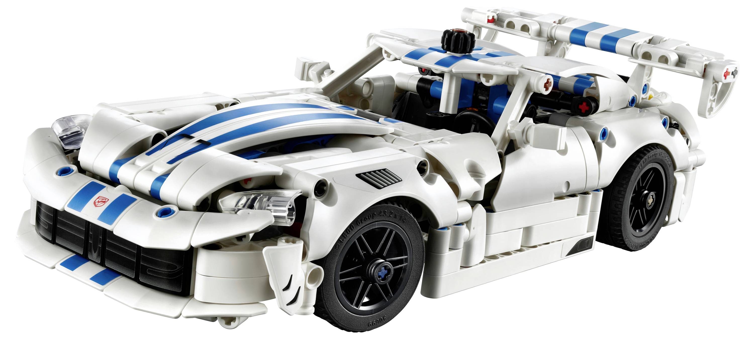 Ein weiß-blaues LEGO-ähnliches Sportwagenmodell mit Heckspoiler, dargestellt auf einem einfachen Hintergrund.