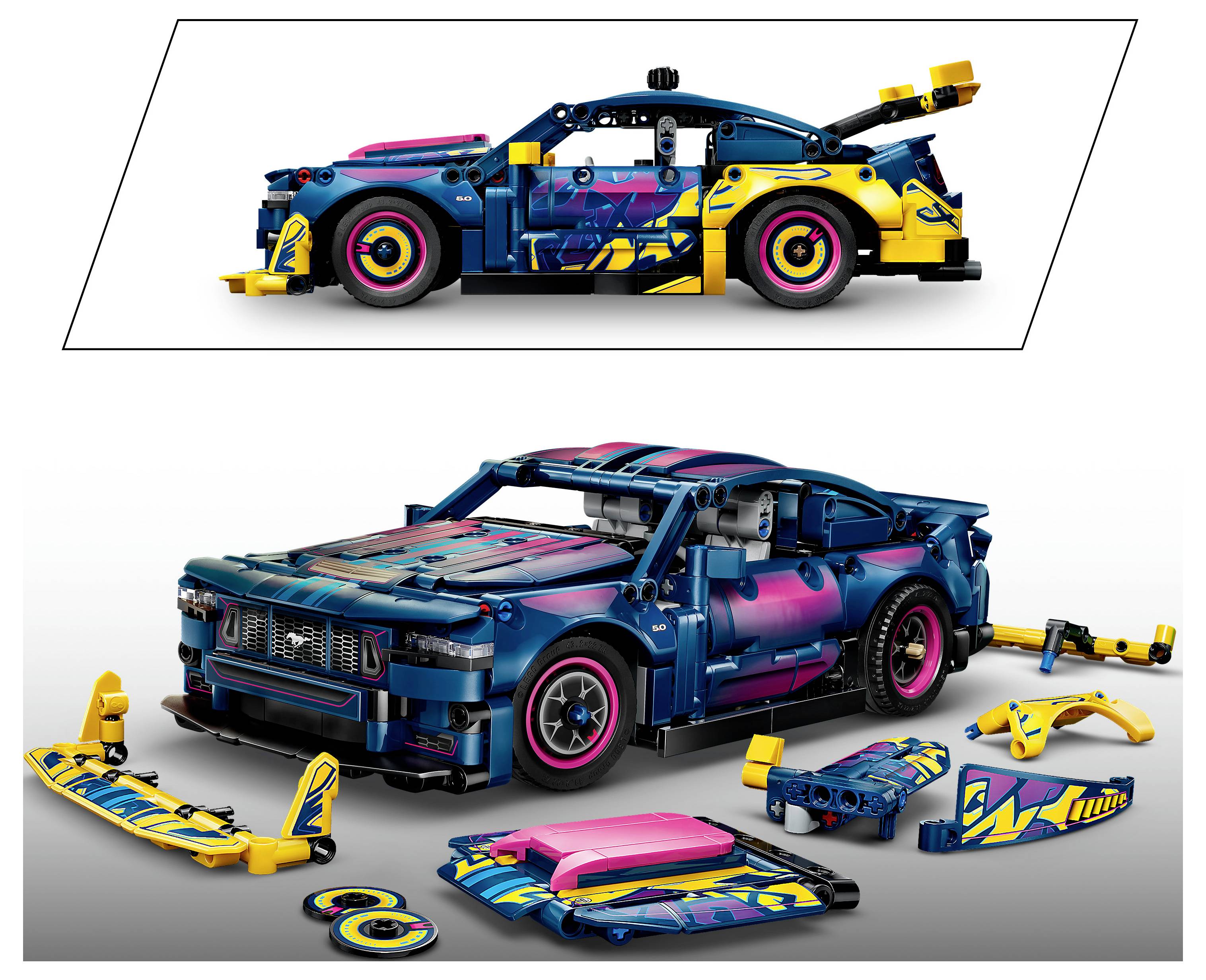 Explodiertdarstellung eines LEGO-ähnlichen Rennwagens in Blau, Rosa und Gelb, die das zusammengebaute Auto oben und seine zerlegten Teile unten zeigt.